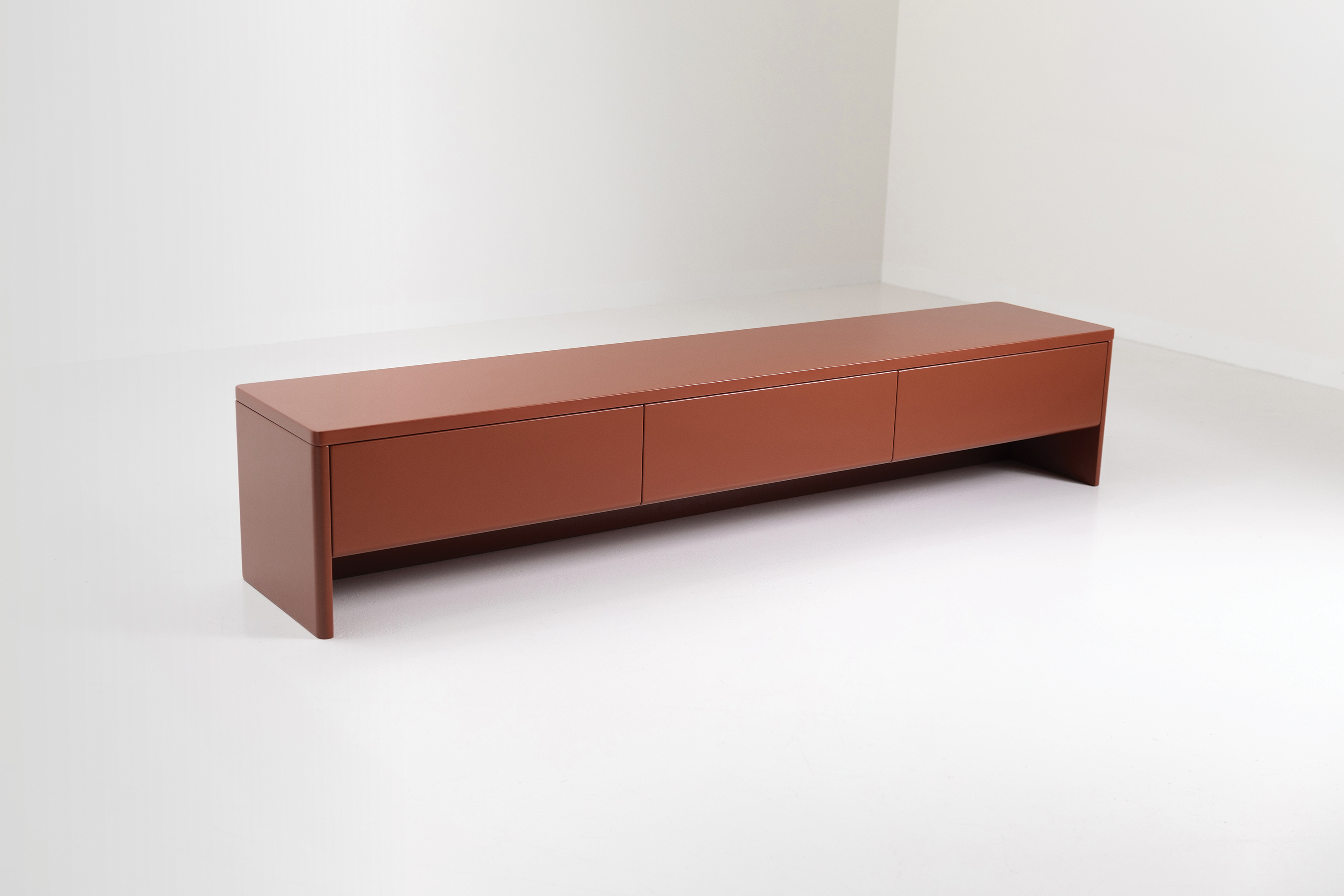 Jardan Pia Low Sideboard Umber Lacquer 04