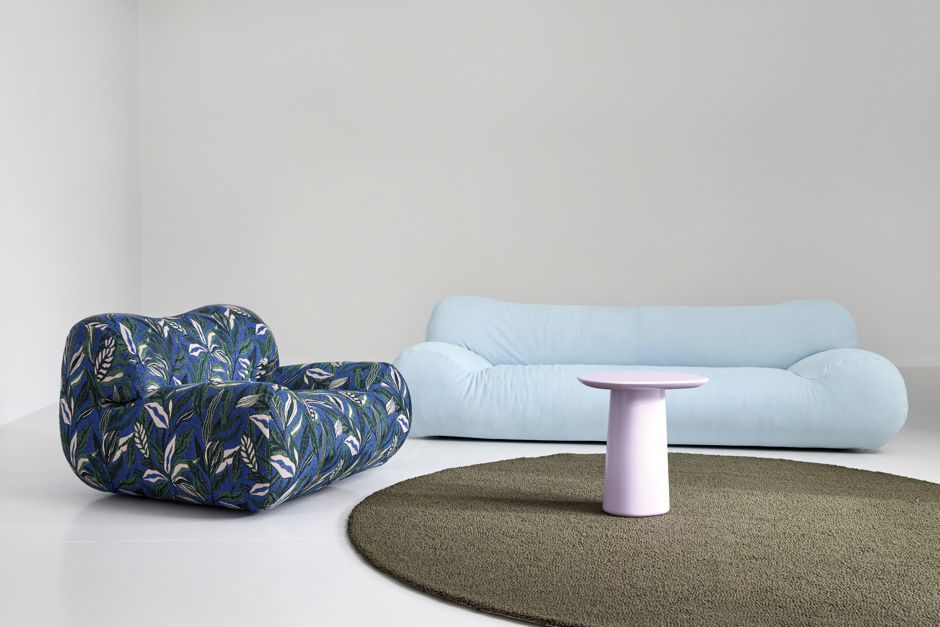 Jardan Bon Sofa Emerson Juniper Bon Armchair Flora Cobalt Rhys Side Table Water Based Lilac 03