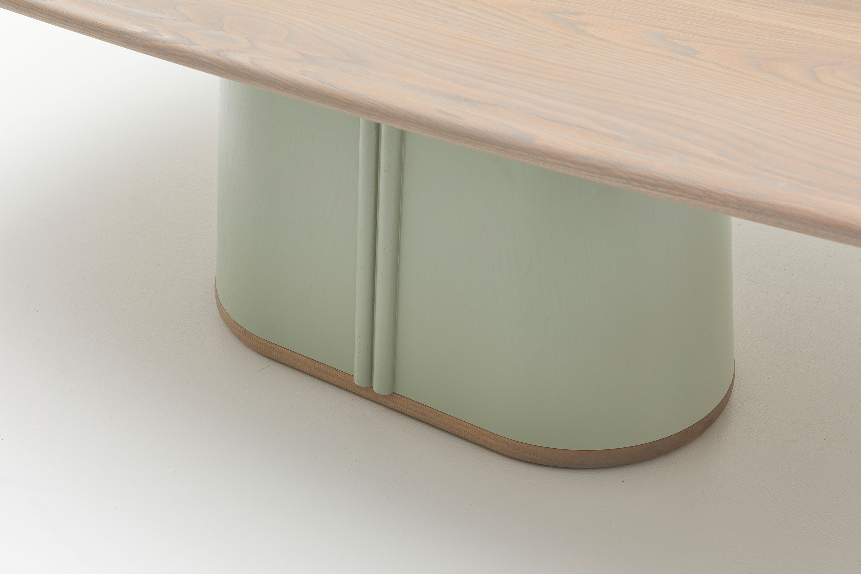 Jardan Inez DiningTable 260 OakBaseAsh OakVeneerPedestalDuckEgg OakTopAsh 4