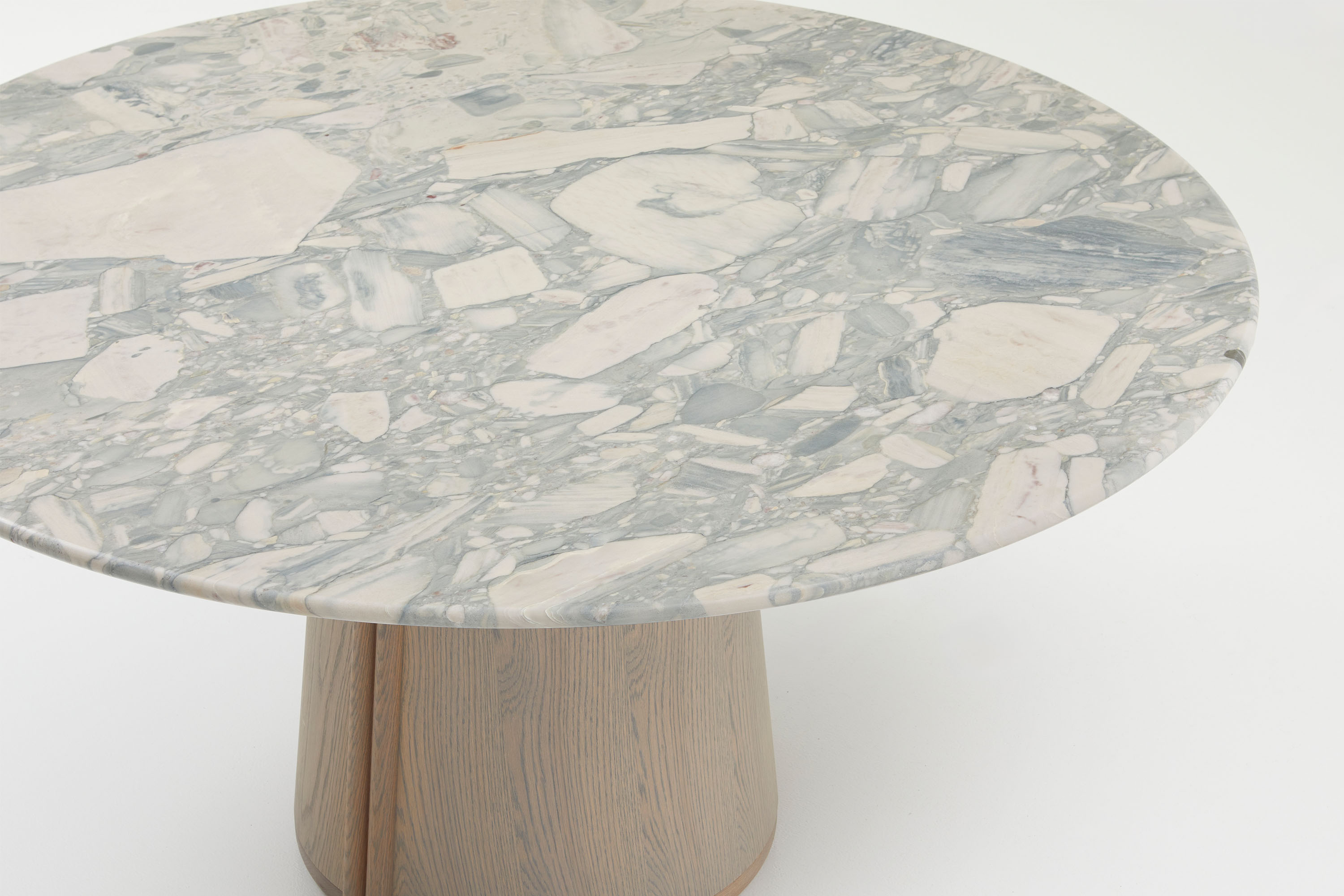 Jardan Inez DiningTable Round150 OakBaseAsh OkaVeneerPedestalAsh CicalaTop 3