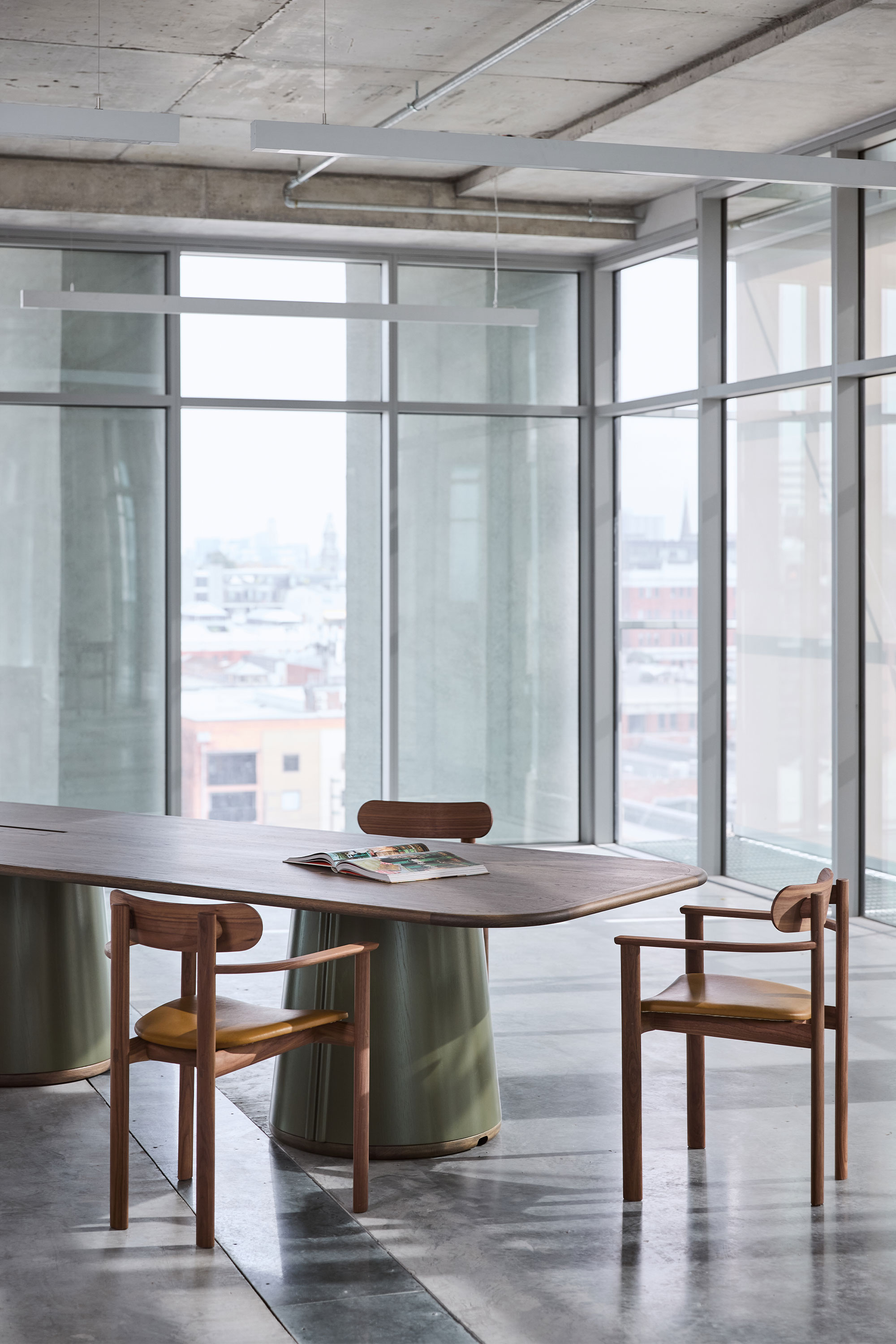 Jardan Bureau Rye Chair with Arms Walnut Greyson Caramel Inez Boardroom Table 02