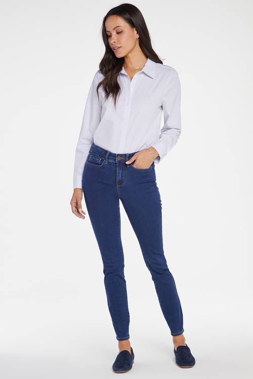  Women's Petite Relaxed Jeans carousel image 