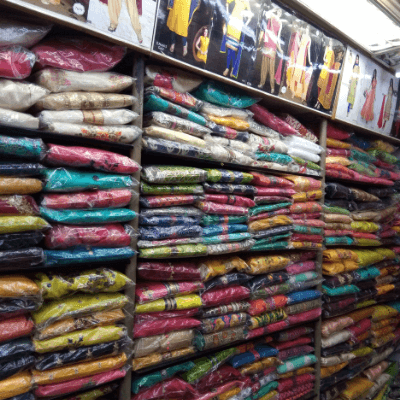 PARAS AN EXCLUSIVE LADIES WEAR in Malad(W), Mumbai