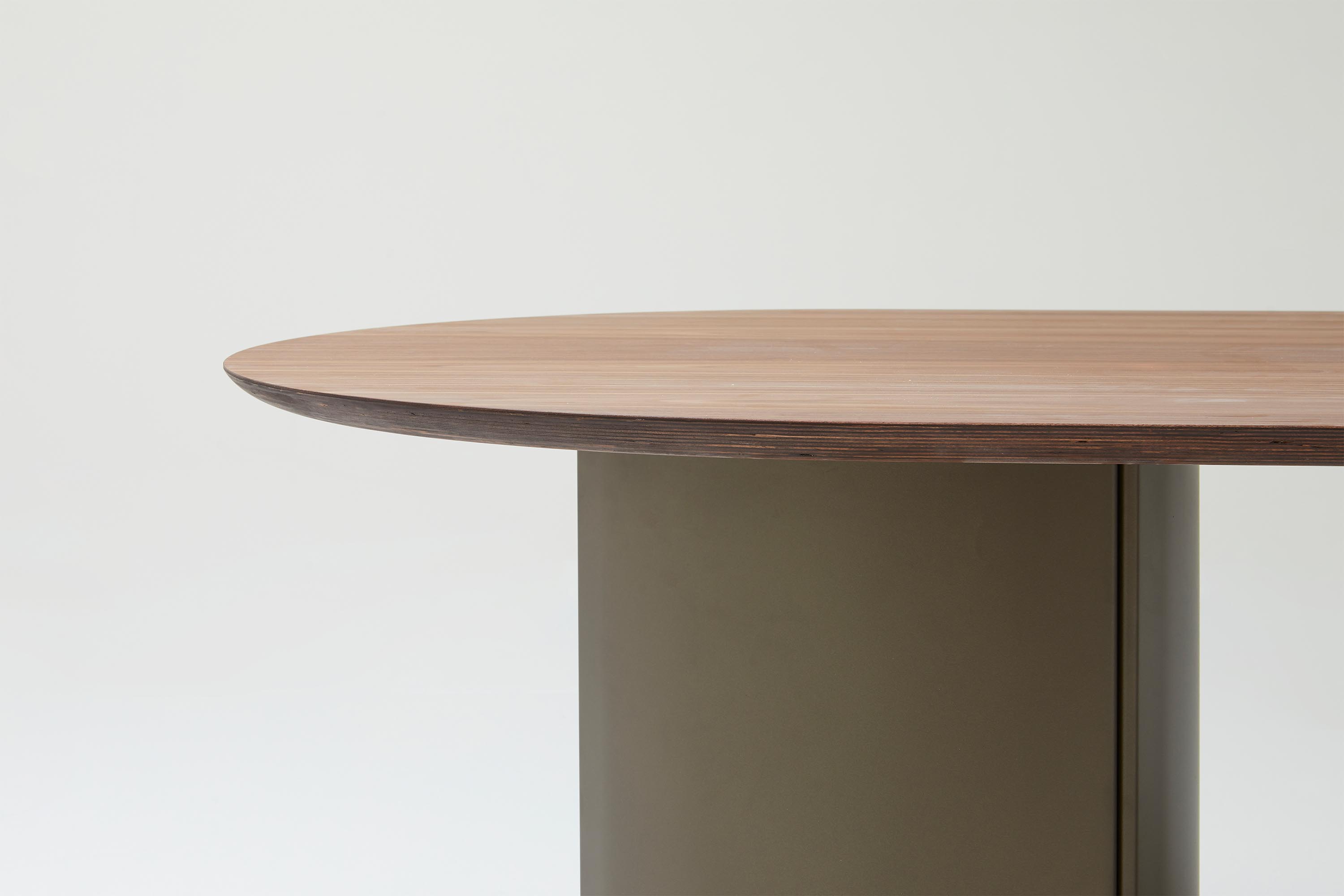 Jardan Soren Dining Table Bronze Walnut 04