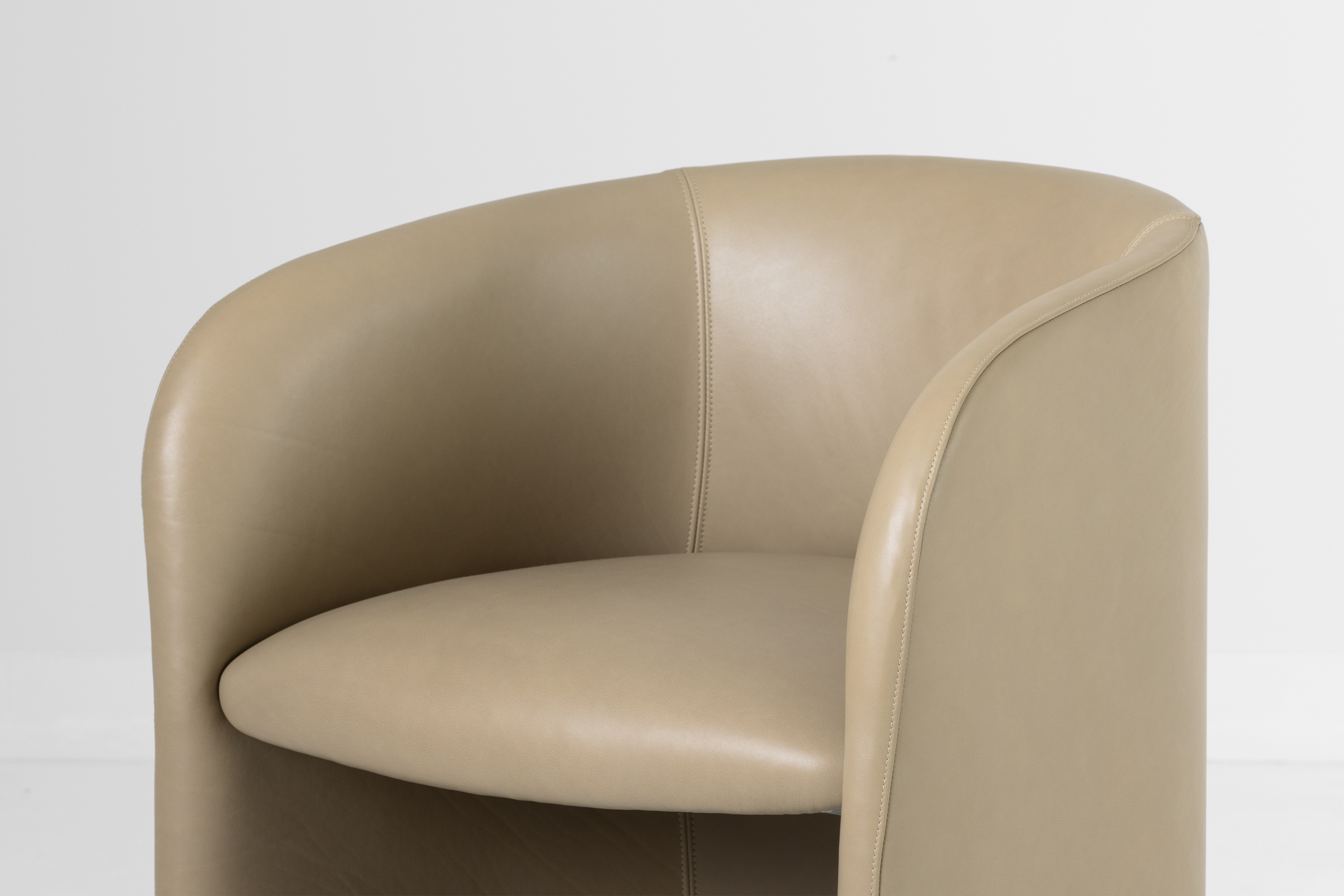 Jardan Tali Chair Greyson Leather Lichen 05