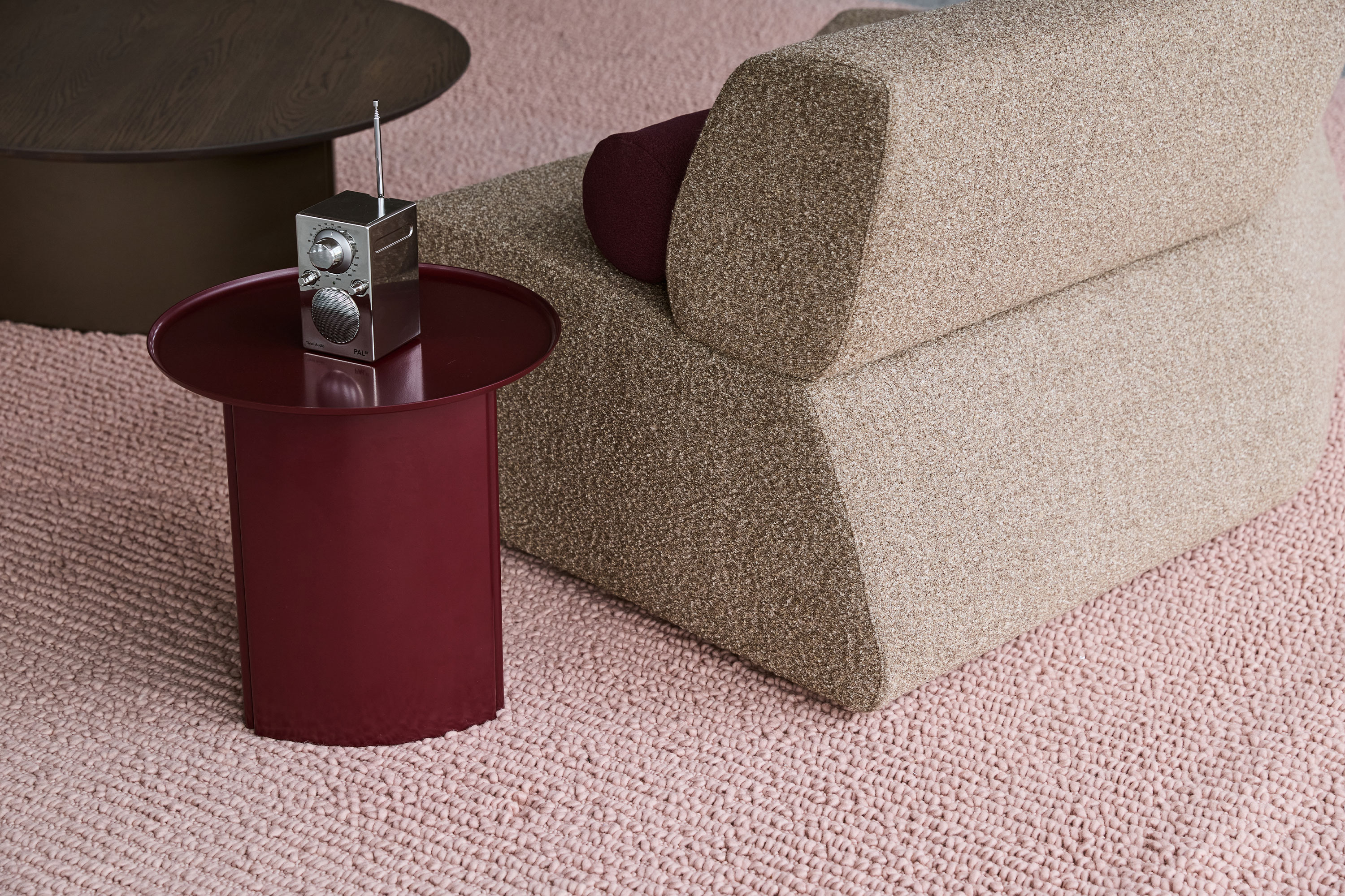 Jardan Bureau Paulie Sofa Reform Driftwood Soren Side Table Claret 05