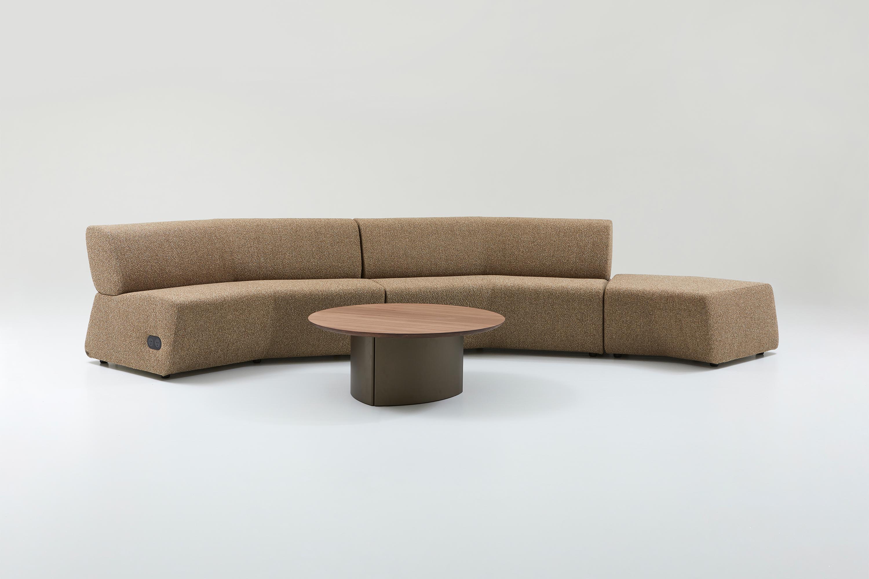 Jardan Paulie Sofa Driftwood Soren Table Bronze Walnut 04