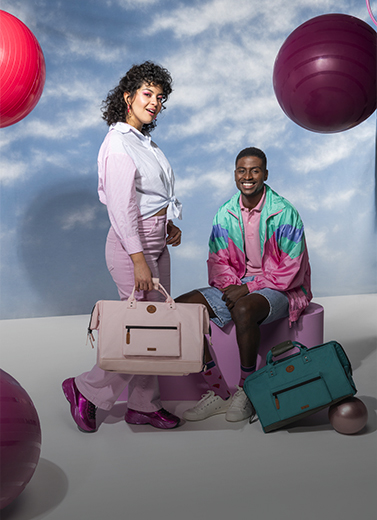 Cabaia Wir produzieren tierversuchsfreie und farbenfrohe Mützen, Socken, Rucksäcke und Handtücher für Männer, Frauen und Kinder. Unsere Accessoires haben alle ihre eigene Genialität zu entdecken.