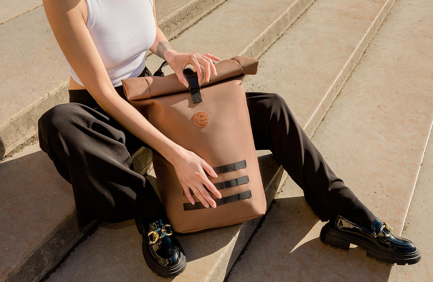 Cabaia Wir produzieren tierversuchsfreie und farbenfrohe Mützen, Socken, Rucksäcke und Handtücher für Männer, Frauen und Kinder. Unsere Accessoires haben alle ihre eigene Genialität zu entdecken.