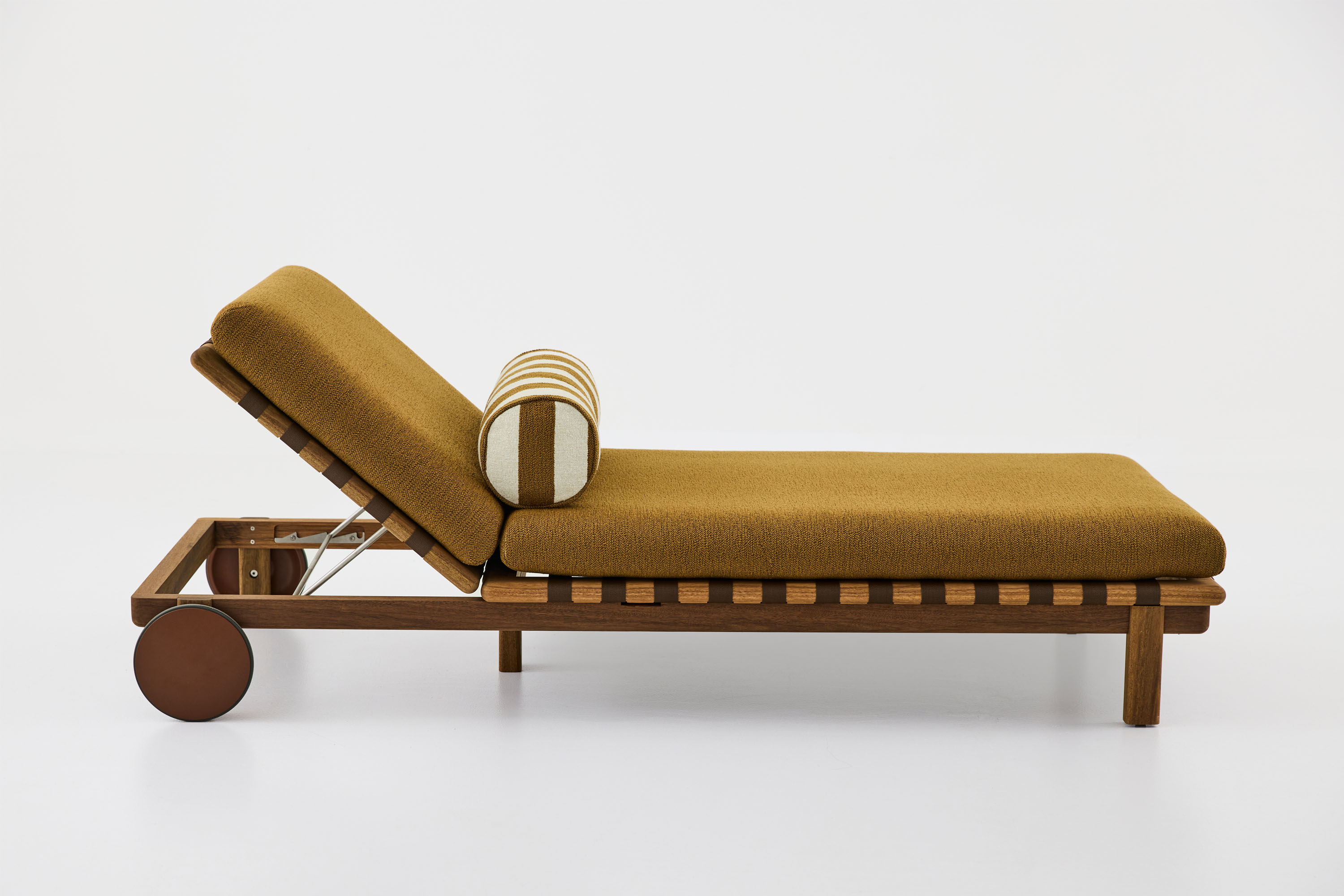 Jardan Outdoor Cecil Sunlounger 2