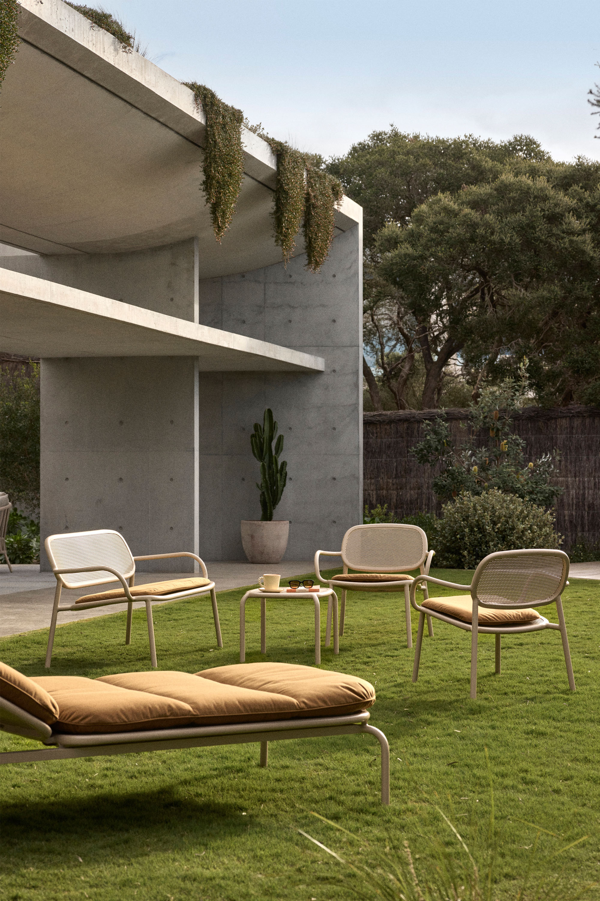 Jardan Outdoor Nilo Sunlounger Nilo Chairs 1