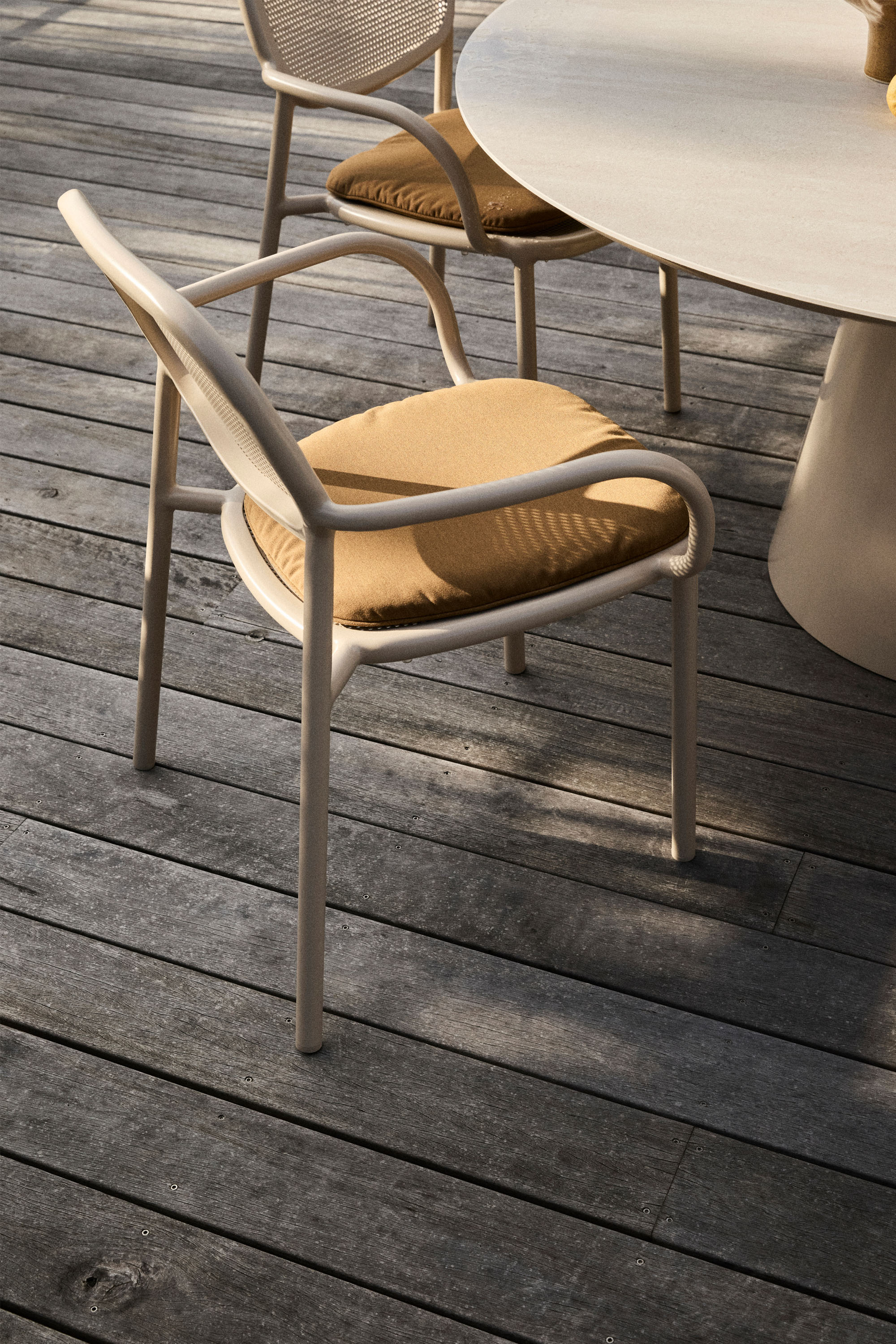 Jardan Outdoor Nilo Chair WithArms Elio DiningTable 8