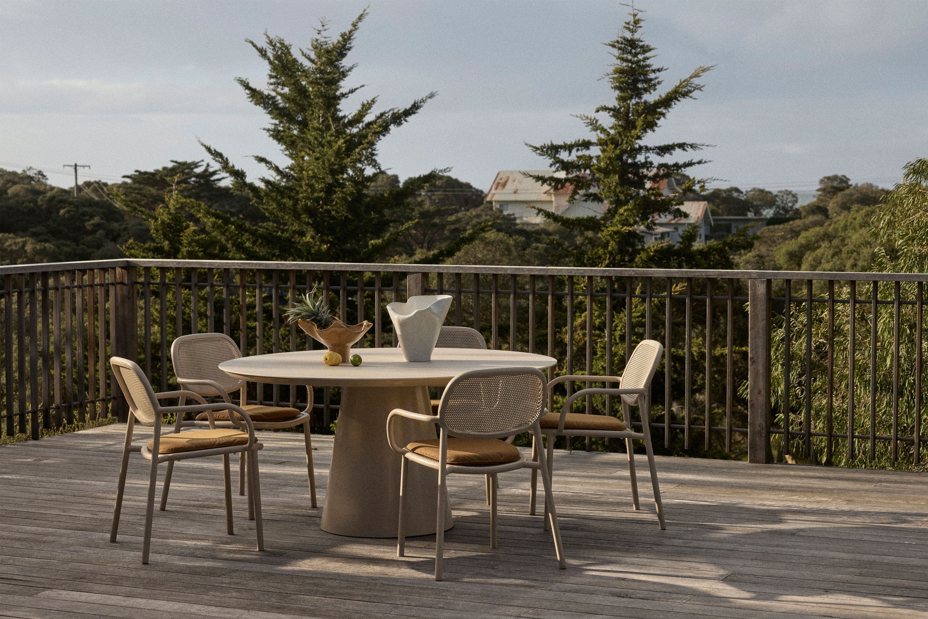 Jardan Outdoor Nilo Chair WithArms Elio DiningTable 8