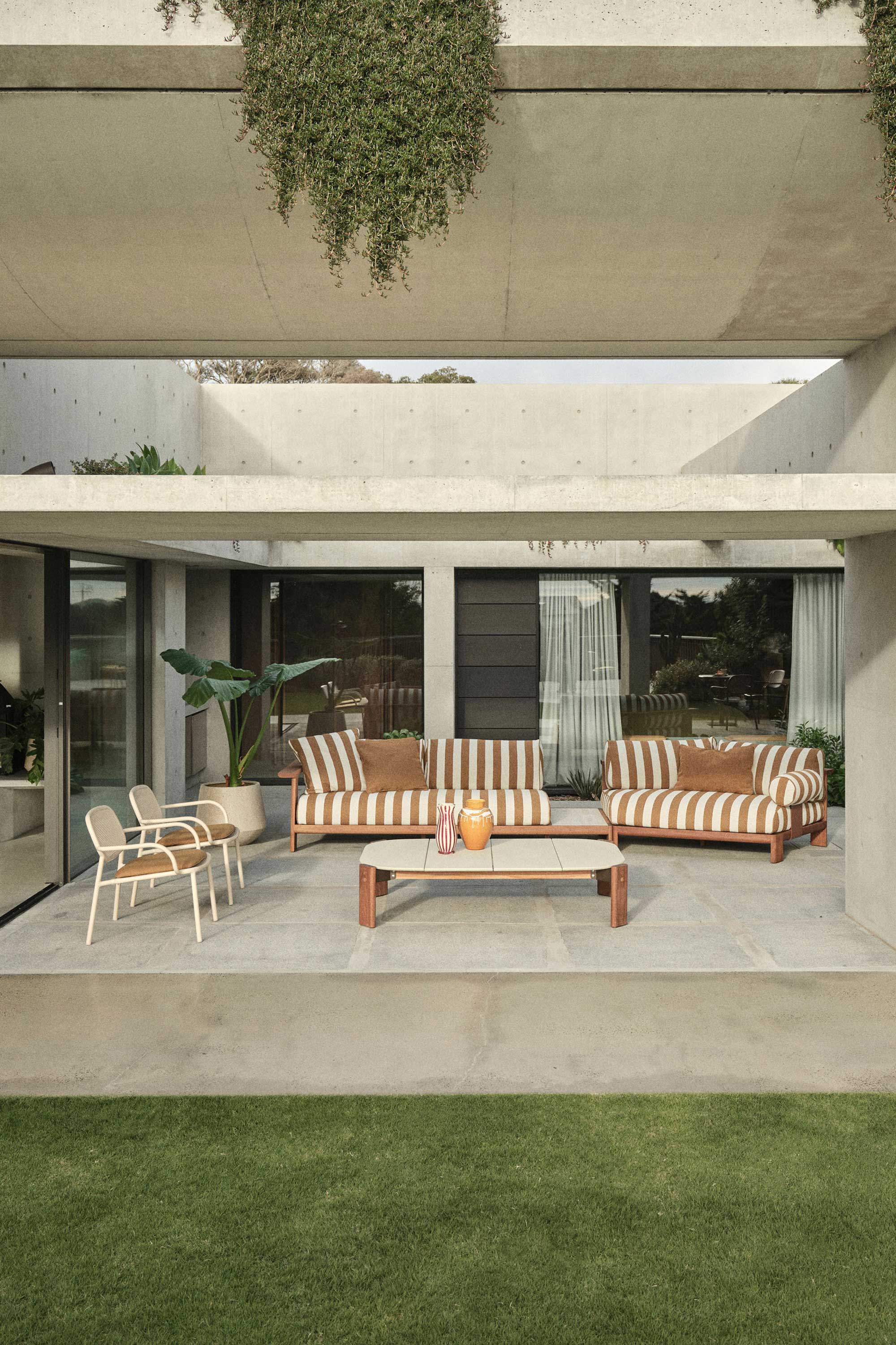 Jardan Outdoor Cosmo Sofa Modular E Clem CoffeeTable Nilo Chair WithArms Nilo Chair WithArms 1