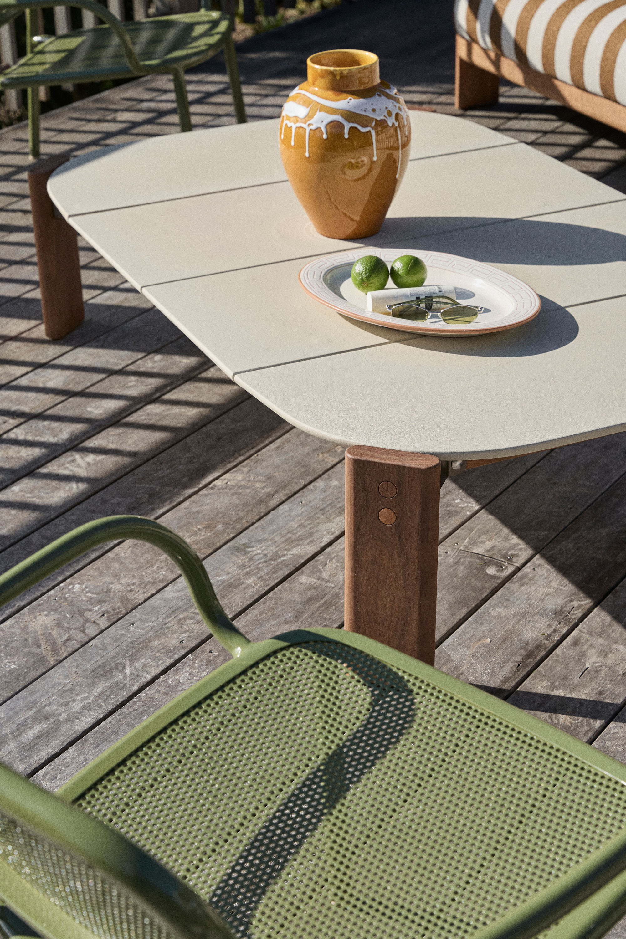Jardan Outdoor Clem CoffeeTable Nilo Chair WithArms 1