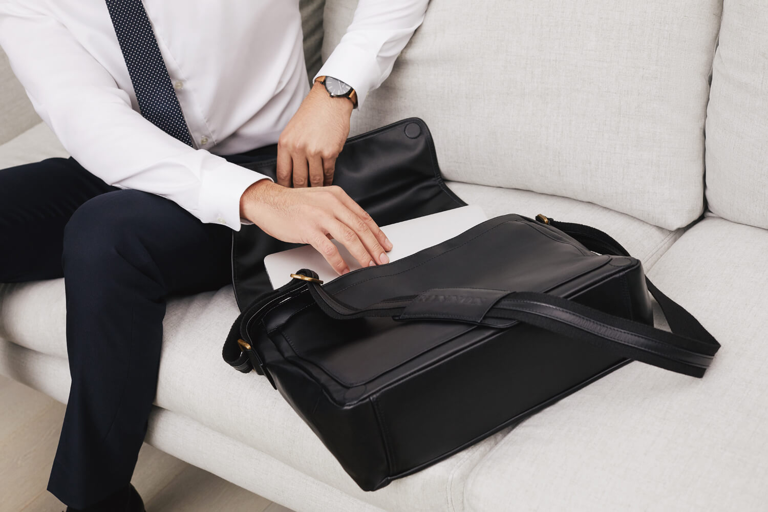 thumb-HARDY SATCHEL - TAN