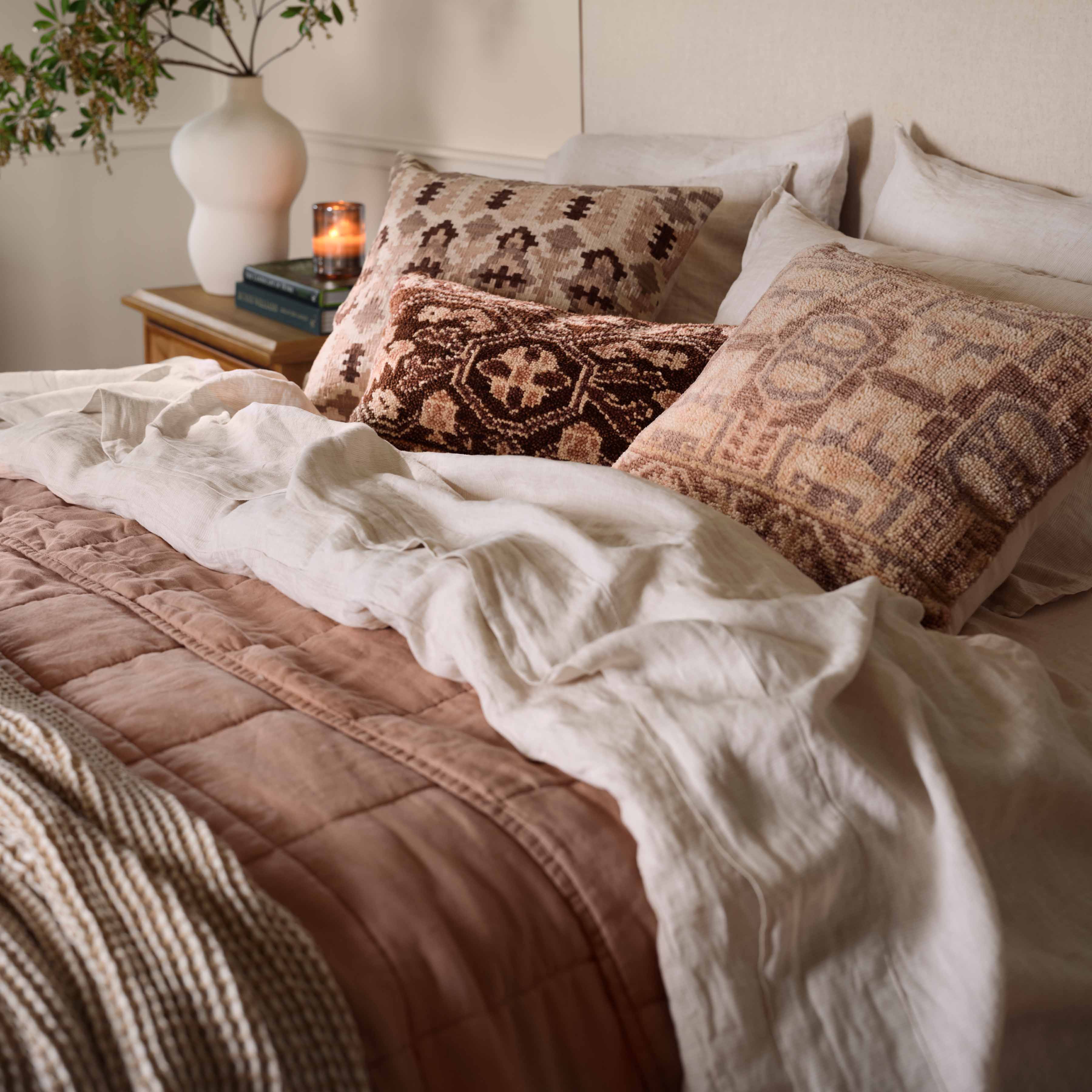 SHOP ALL BEDDINGimage