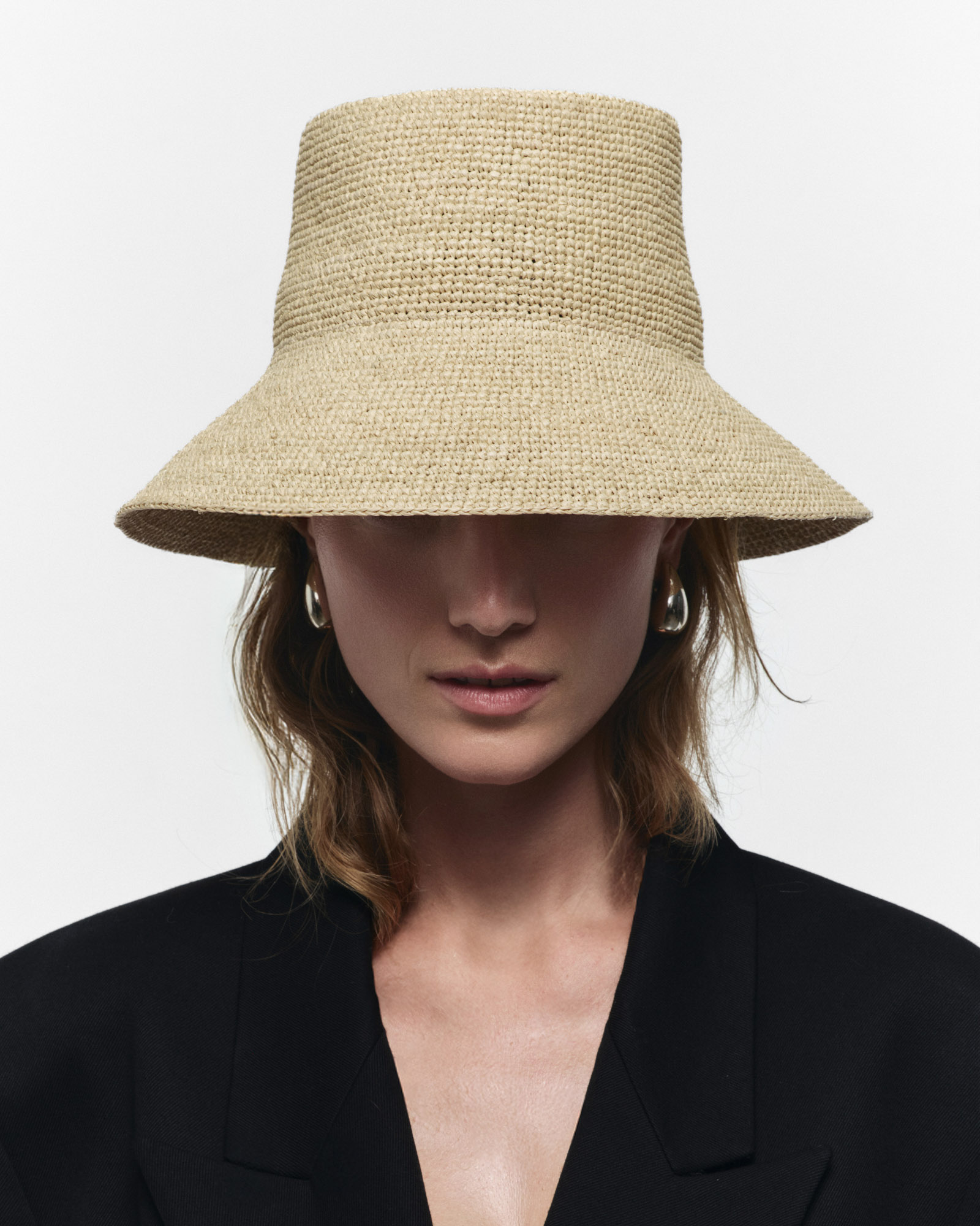 Felix Bucket - Janessa Leoné