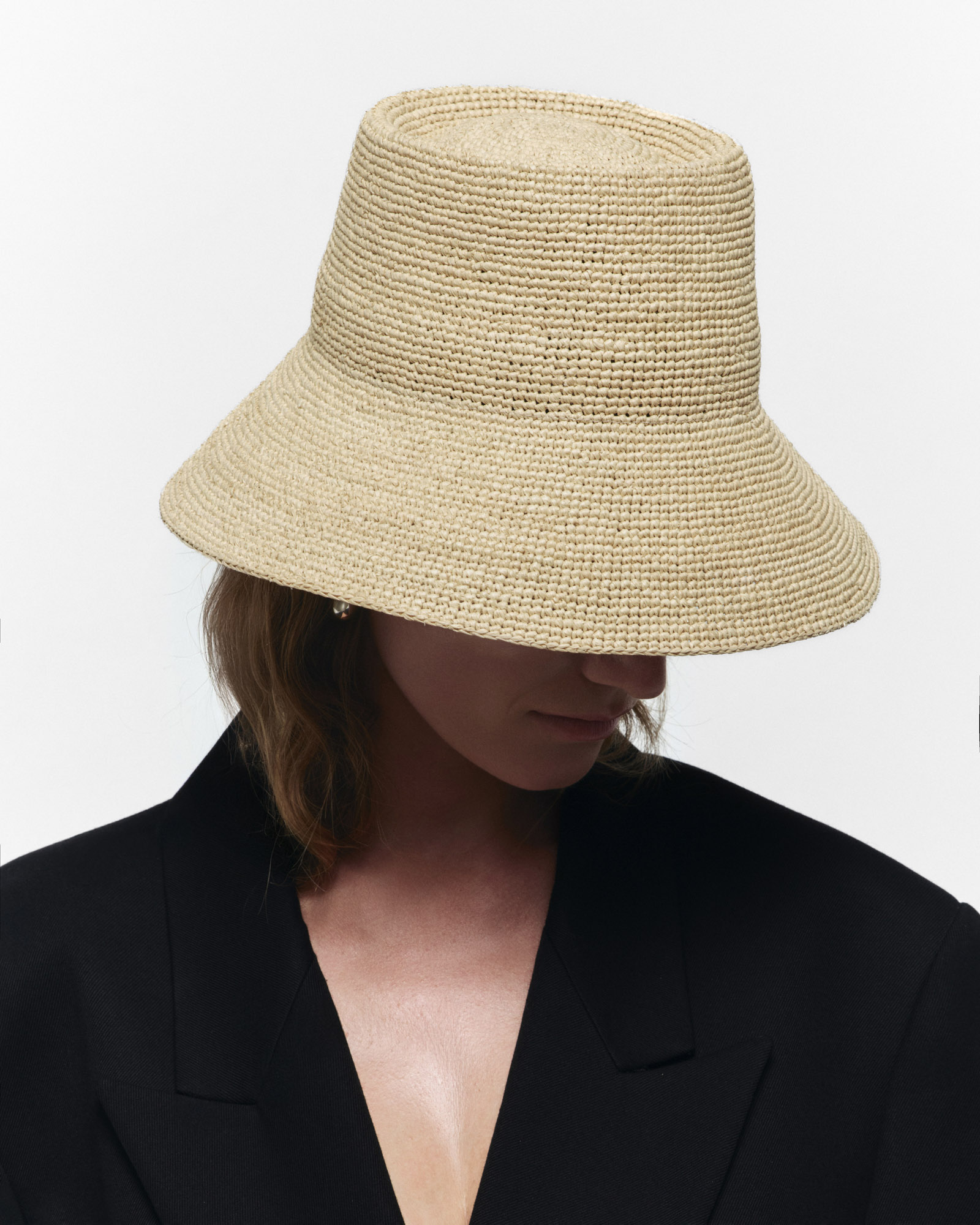 Felix Bucket - Janessa Leoné