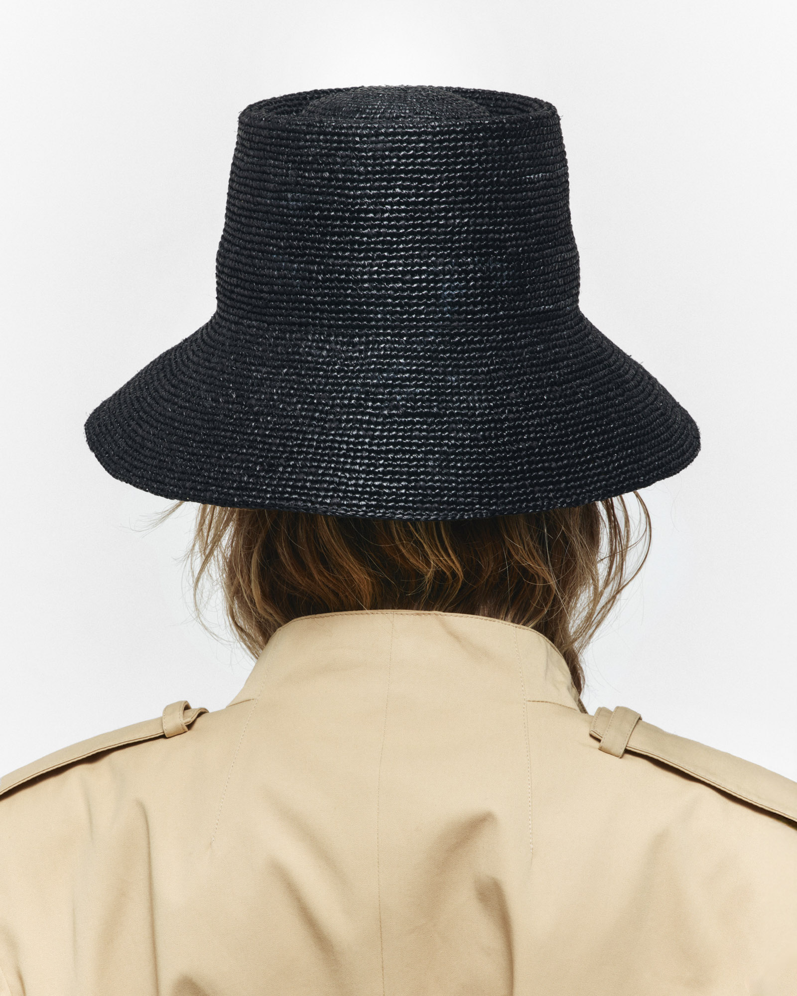 Felix Bucket - Janessa Leoné