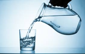 Water, Drinkware, Liquid, Fluid, Tableware, Barware, Drink, Highball glass, Solution, Drinking water