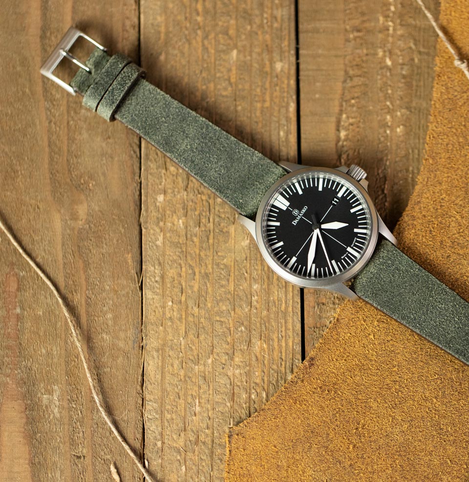 Hoyt Perfect tool watch companion