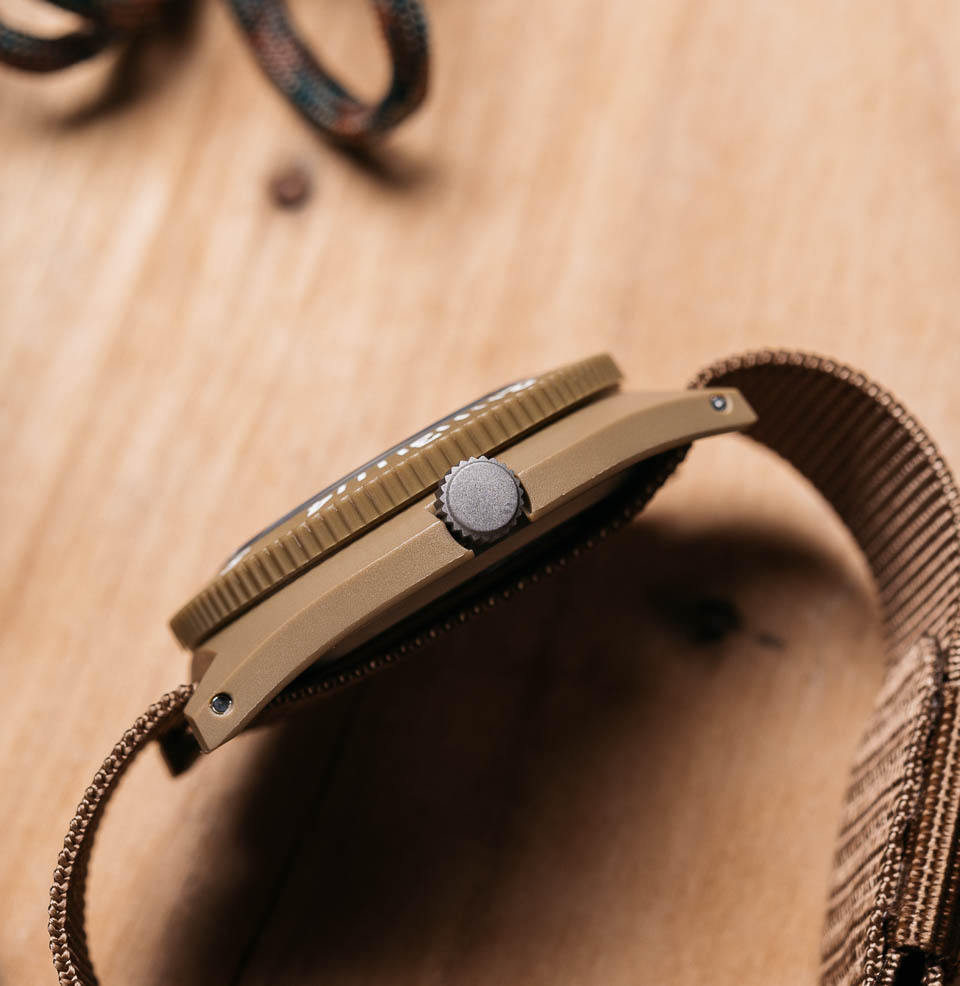 Navigator CONTOURED DESERT TAN COMPOSITE CASE FOR LIGHT AND COMFORTABLE WEAR