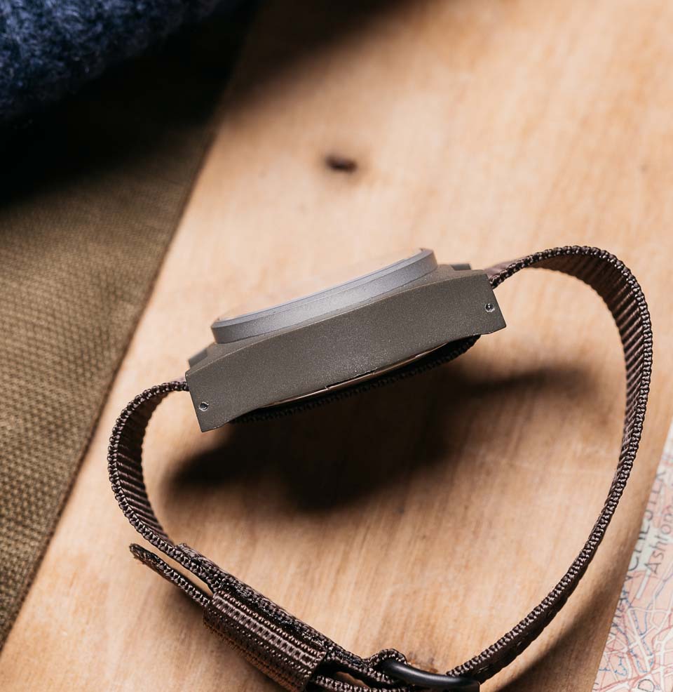 General Purpose Mechanical SAGE COMPOSITE CASE FOR LIGHT AND COMFORTABLE WEAR