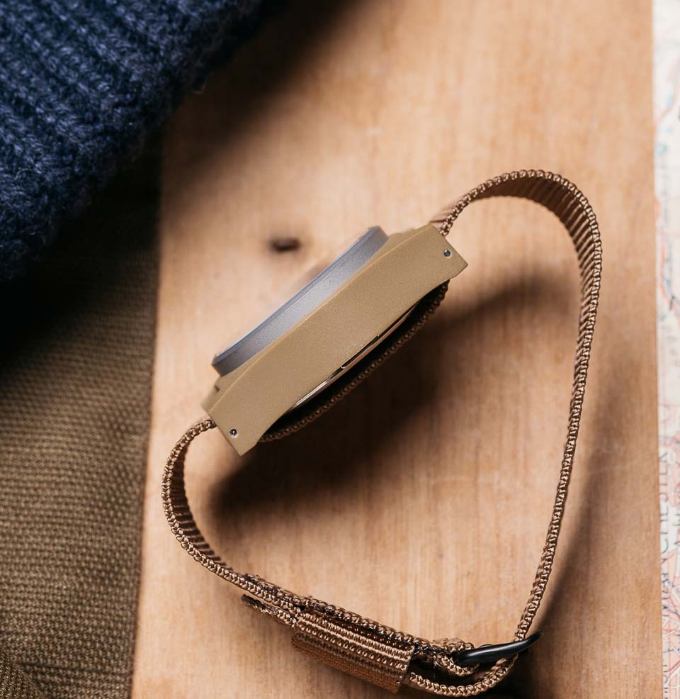 General Purpose Mechanical TAN COMPOSITE CASE FOR LIGHT AND COMFORTABLE WEAR