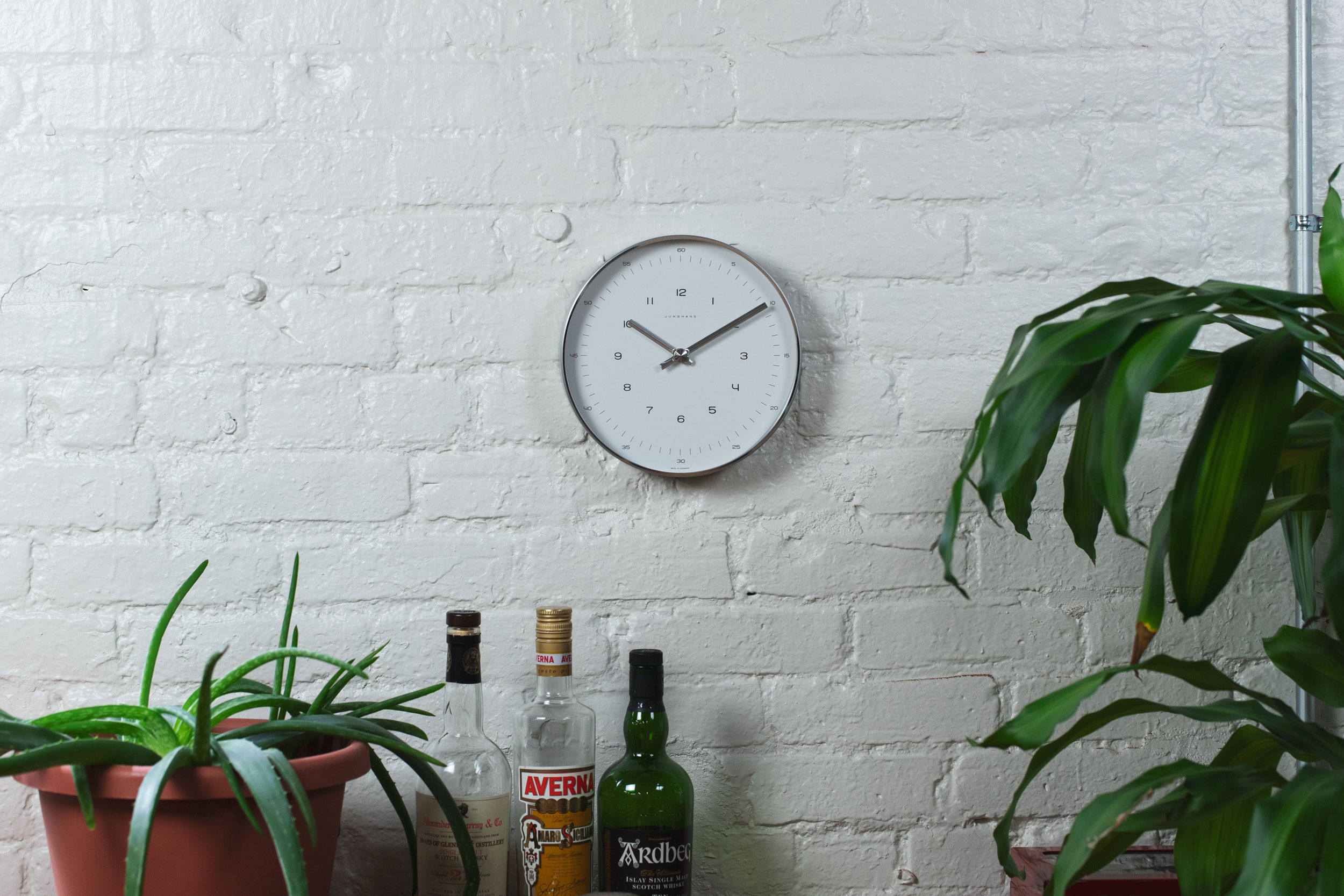 Junghans max bill outlet wall clock