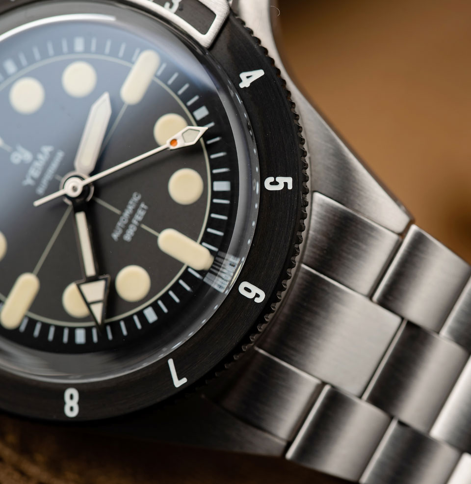 Superman Maxi Dial LE 12-hour bezel