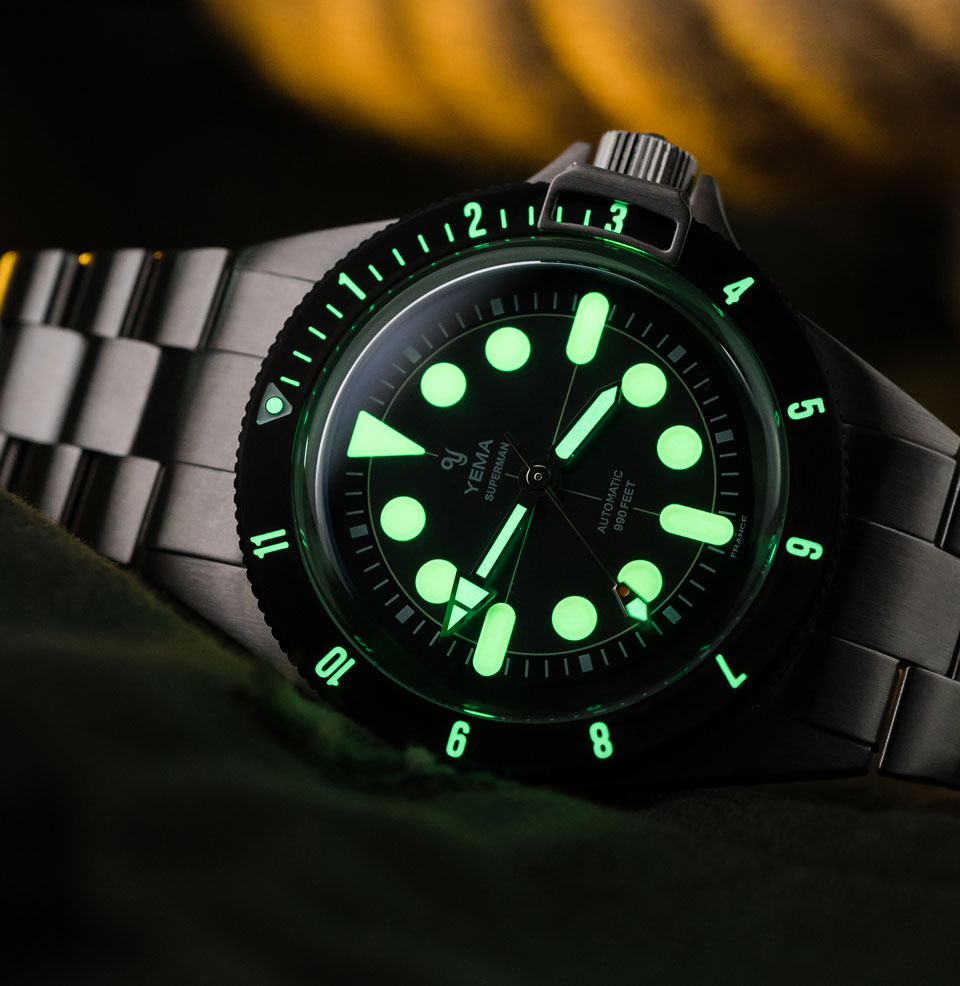 Superman Maxi Dial LE Lumed bezel and dial