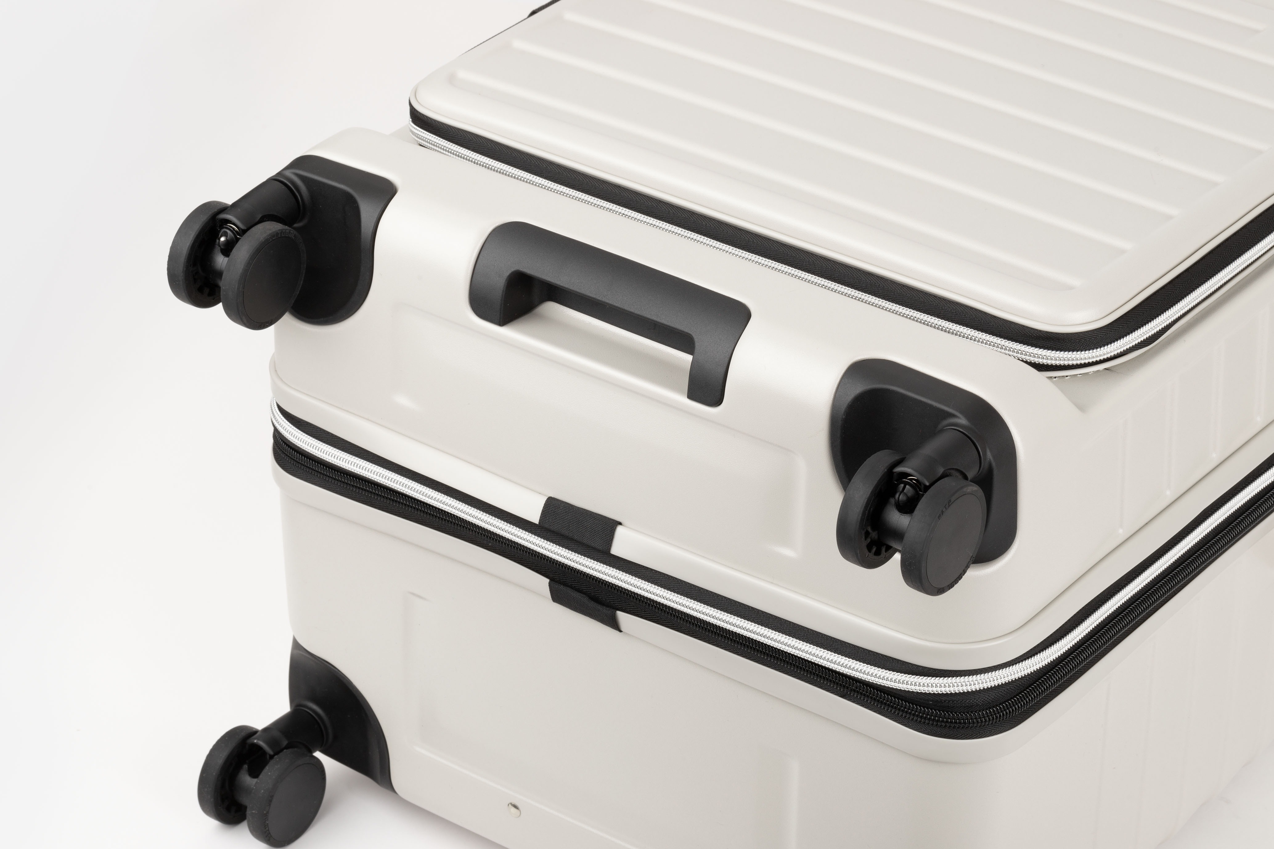 フロントオープンスーツケース「5208 Malibu（マリブ）」 | 【公式