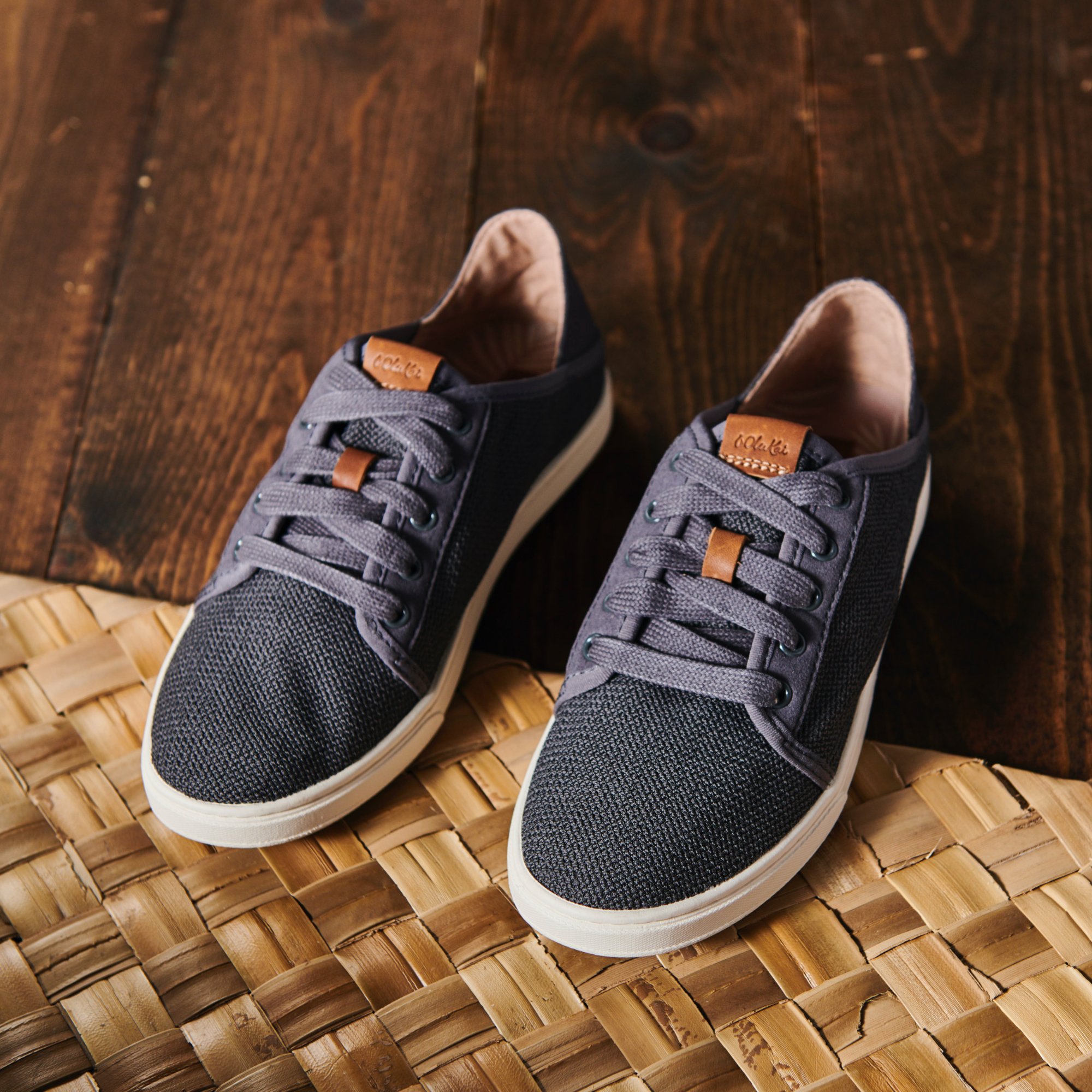 olukai pehuea li sneakers