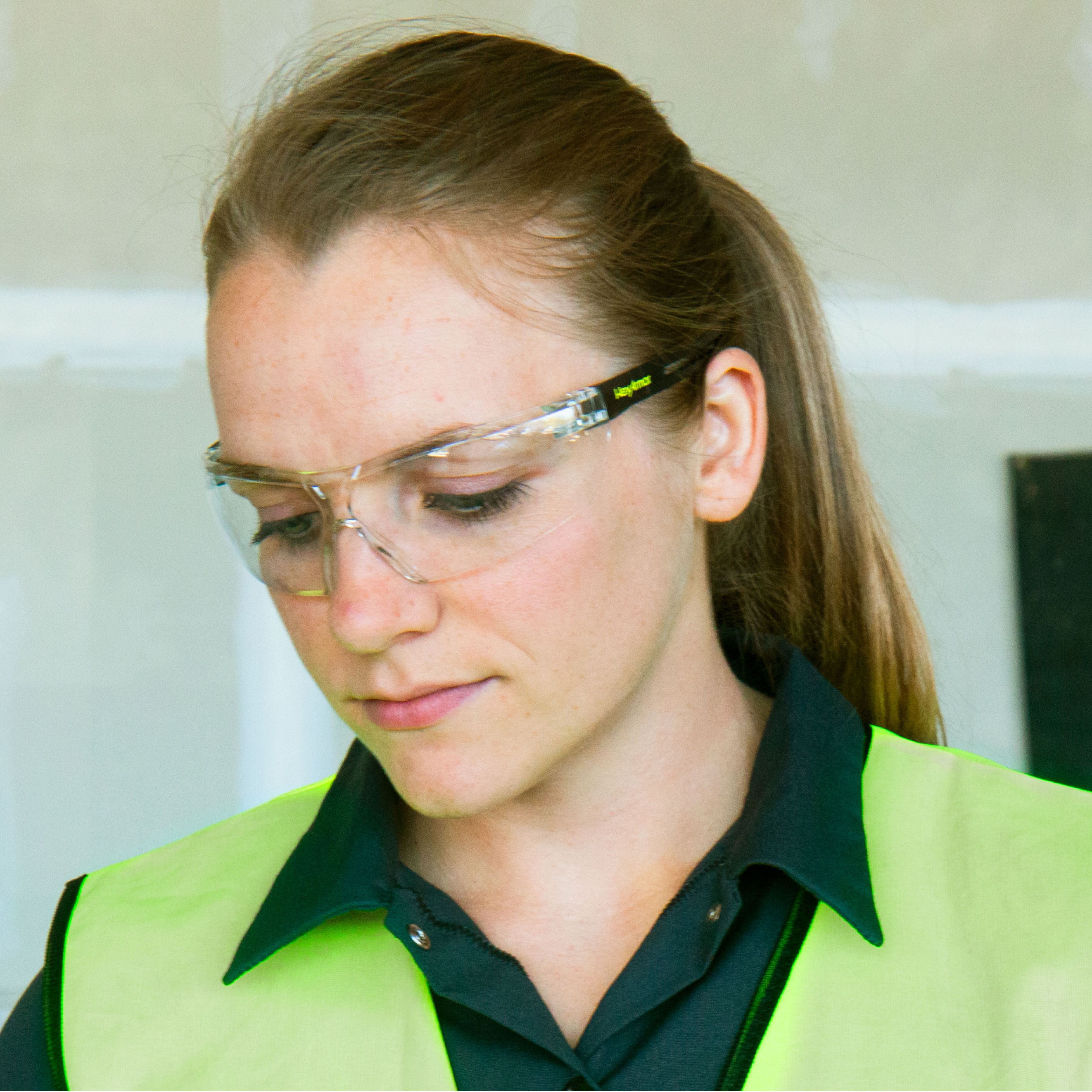 YOUR TRADITIONAL STYLE SAFETY GLASSES