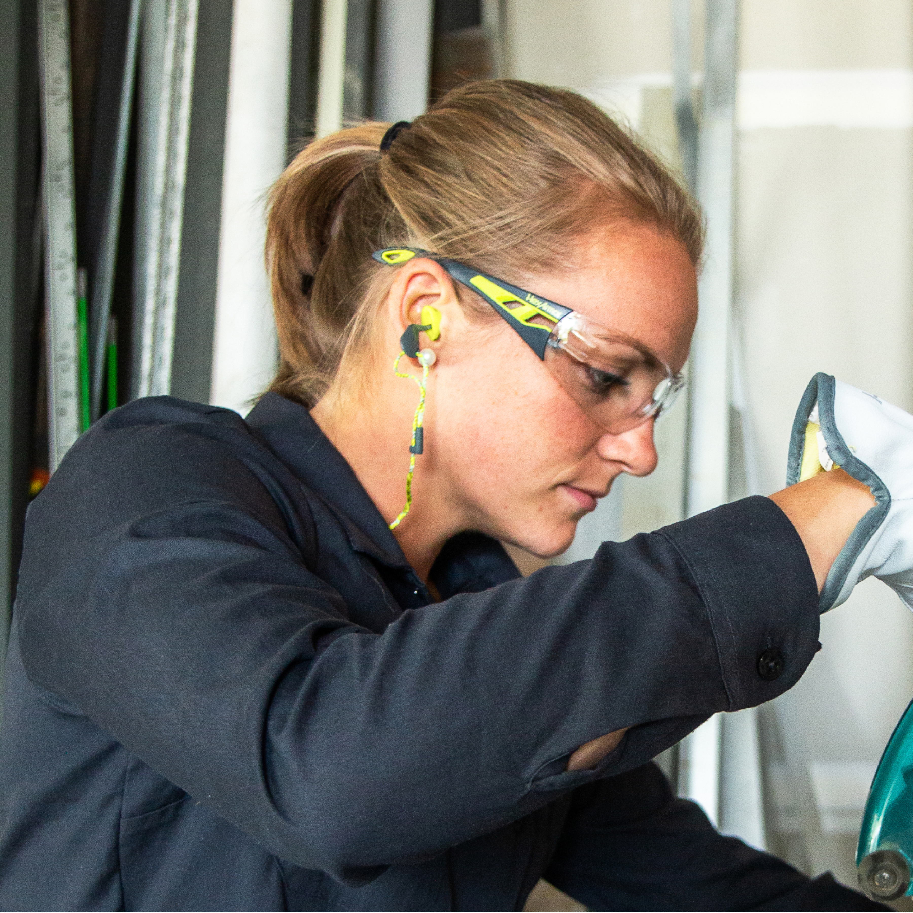 RIMLESS, OBSTRUCTION-FREE VISION