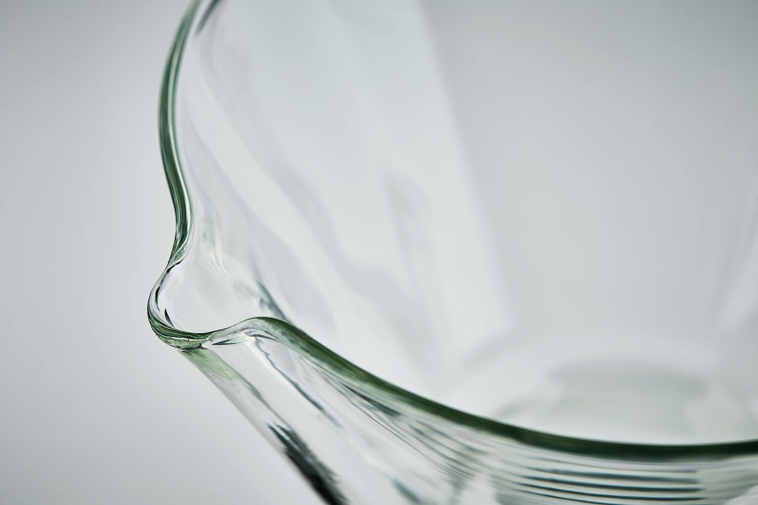 Ratio Handblown Glass Carafe key feature 1