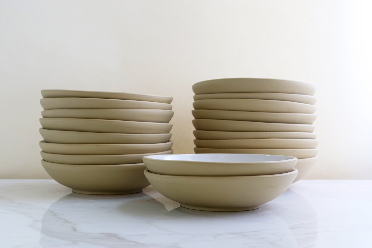 pro-shop-tan-10-5-coupe-entree-bowl