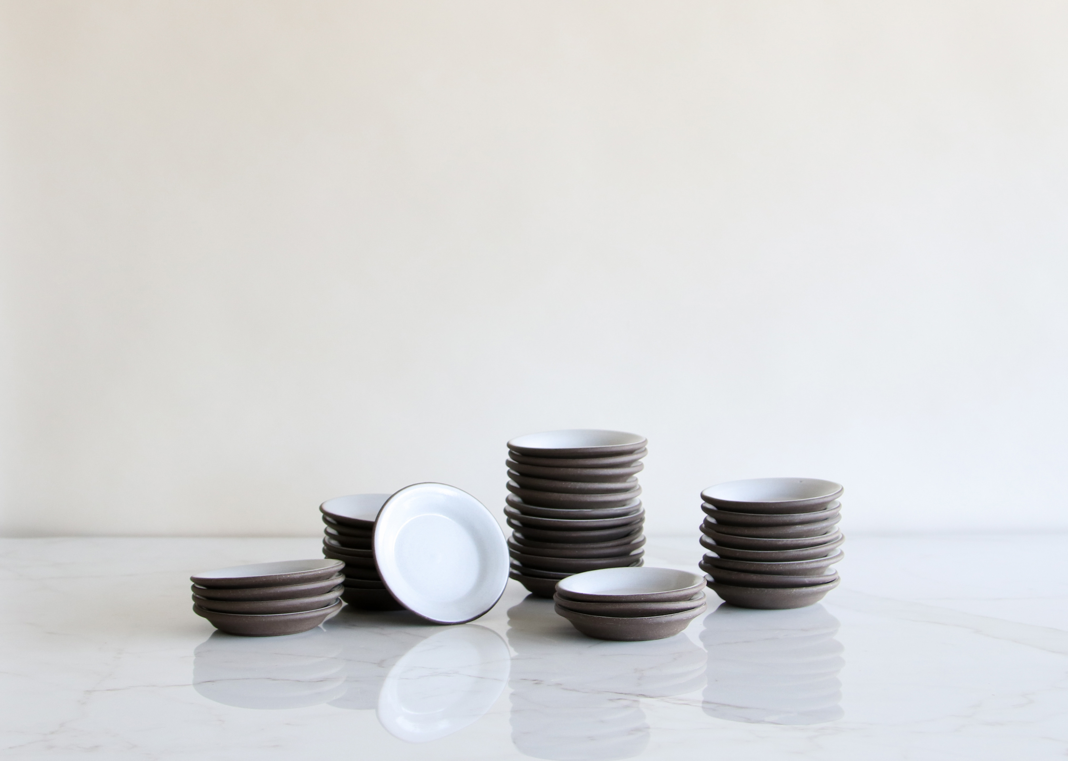 4-rimmed-butter-plate