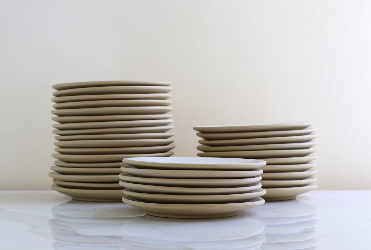 pro-shop-8-5-coupe-salad-plates-lot-of-24
