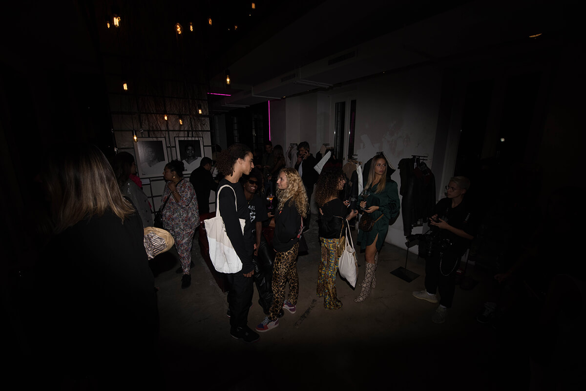 CLAN_UPSTAIRS_ARA_LUMIERE_0.09.09 8.jpg