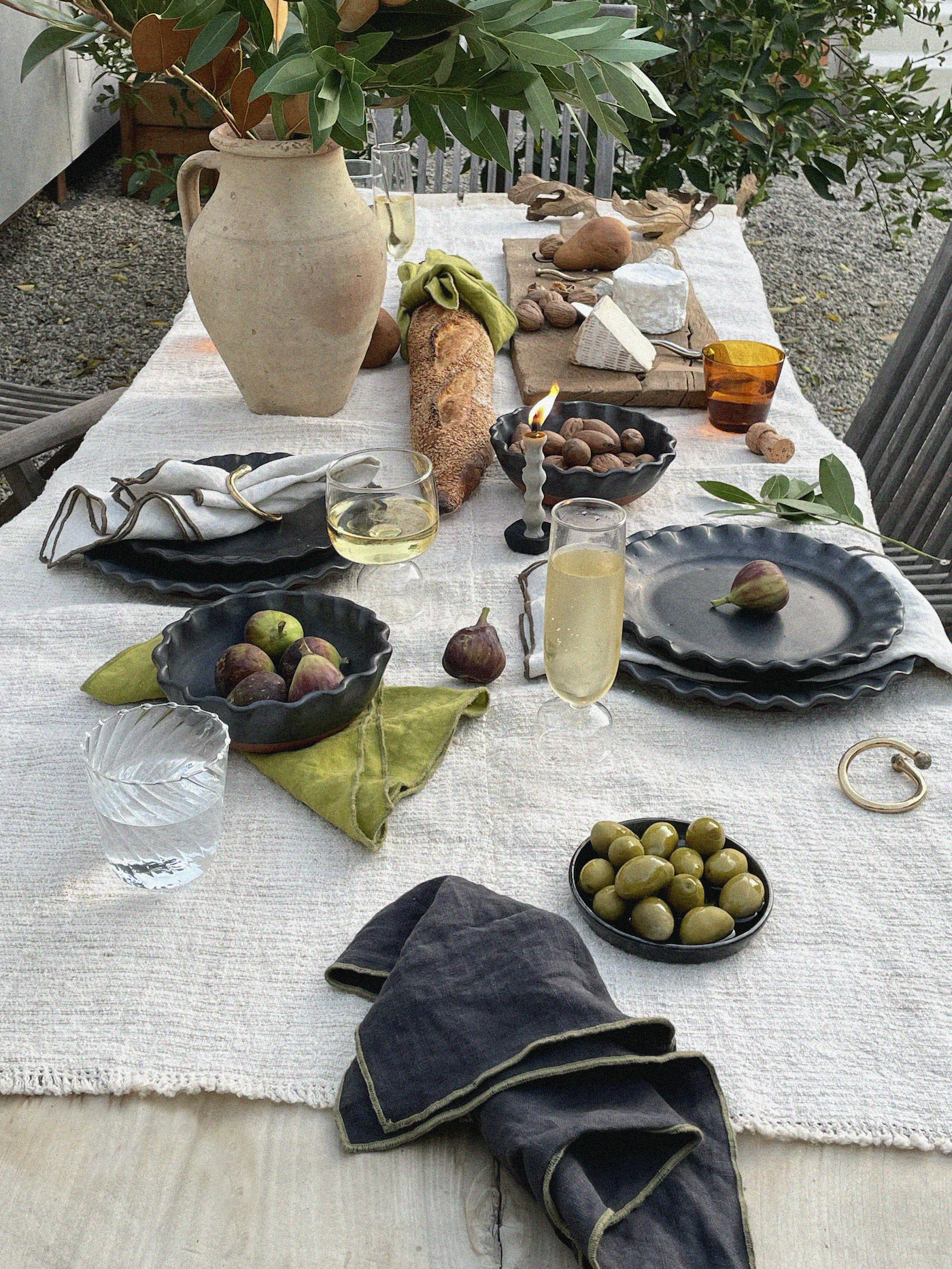 Holiday tablescape.