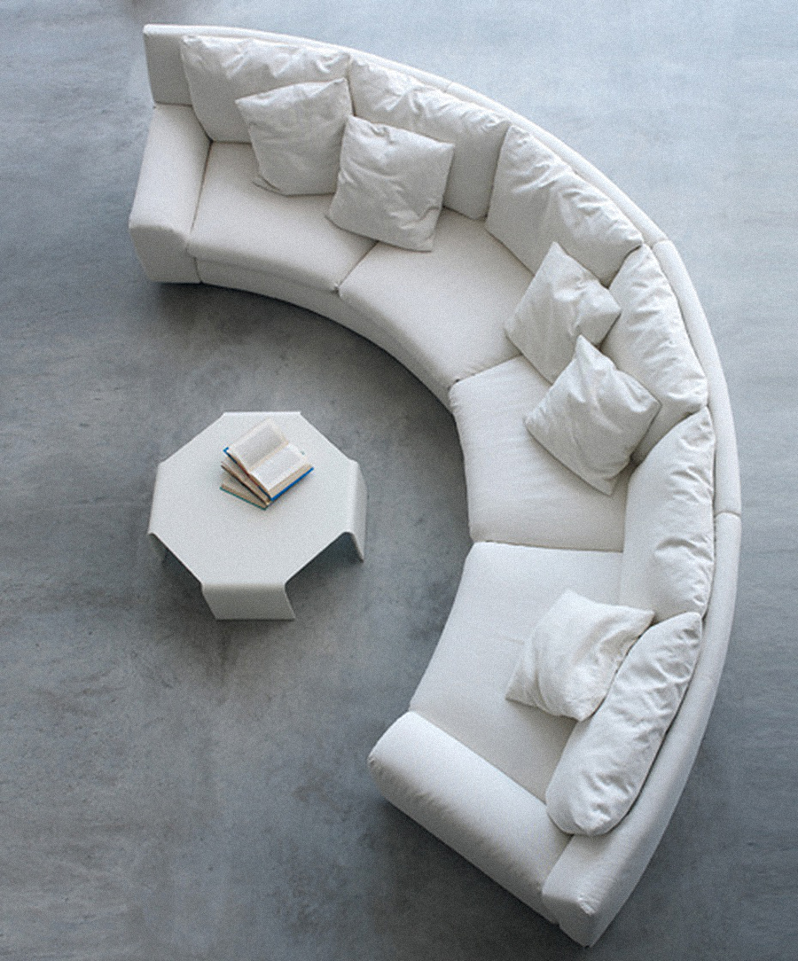 The Ben Ben sofa designed by Boeri in the 1970s was revisited in 2009. Photo c/o Arflex. 