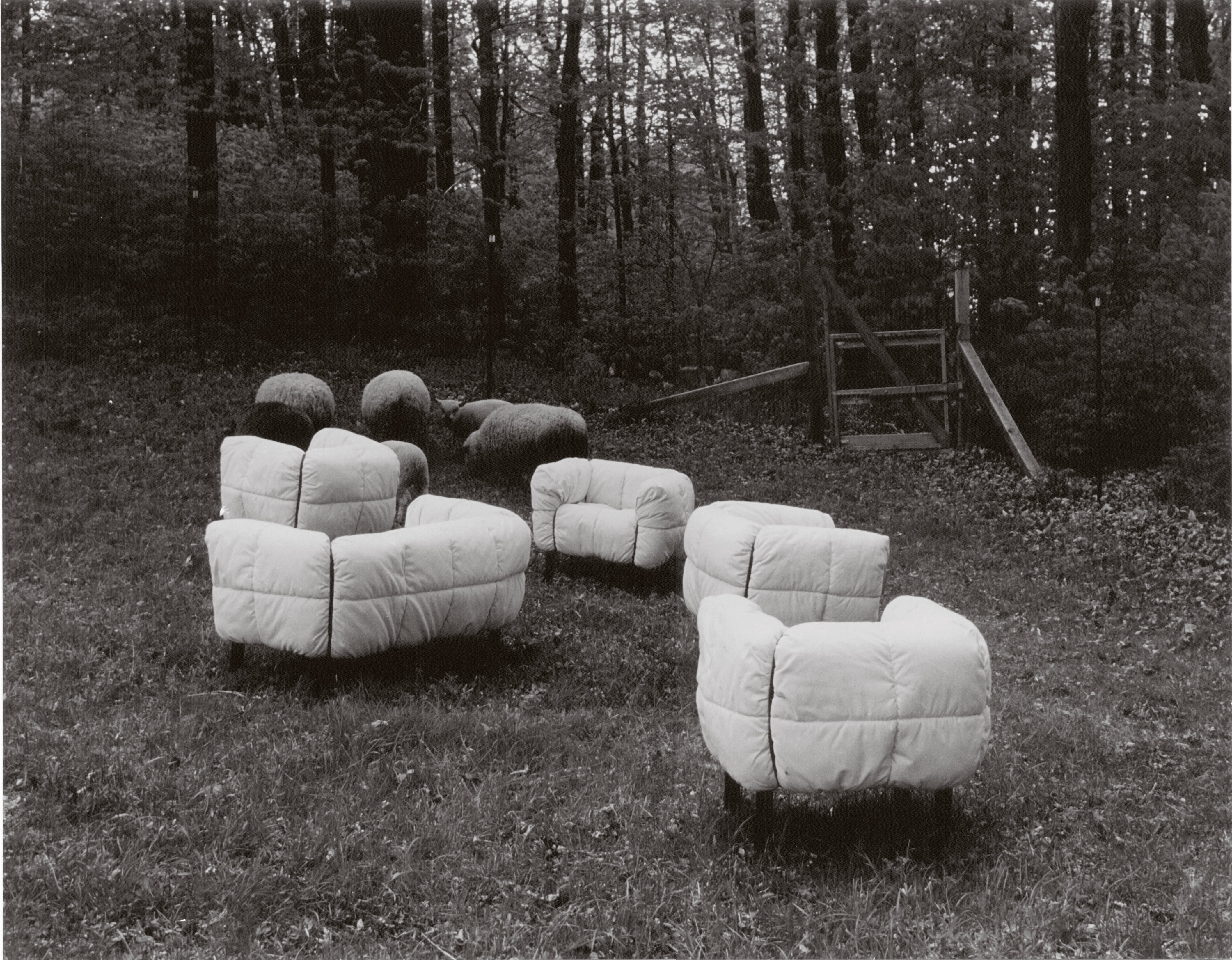 Early developmont of the Strips sofa. Photo c/o Arflex. 