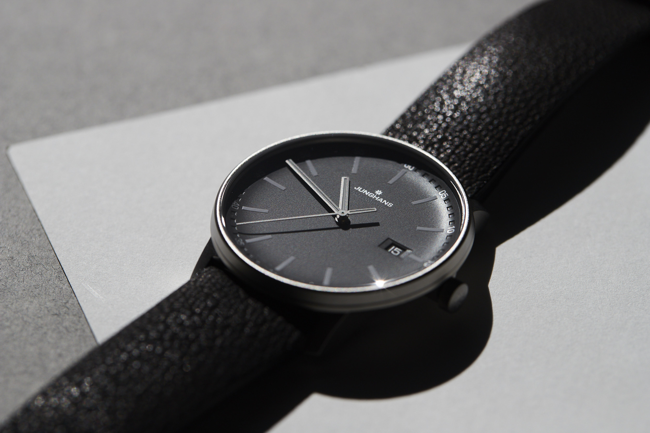 FORM A Titan: Featuring a Modern Style with Titanium Case – Windup ...