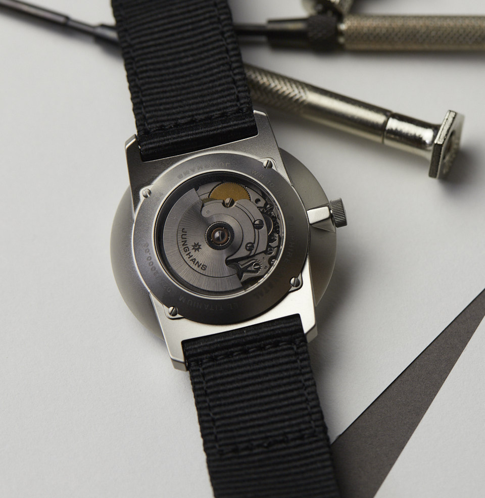 FORM A Titan Smoked Display Case Back