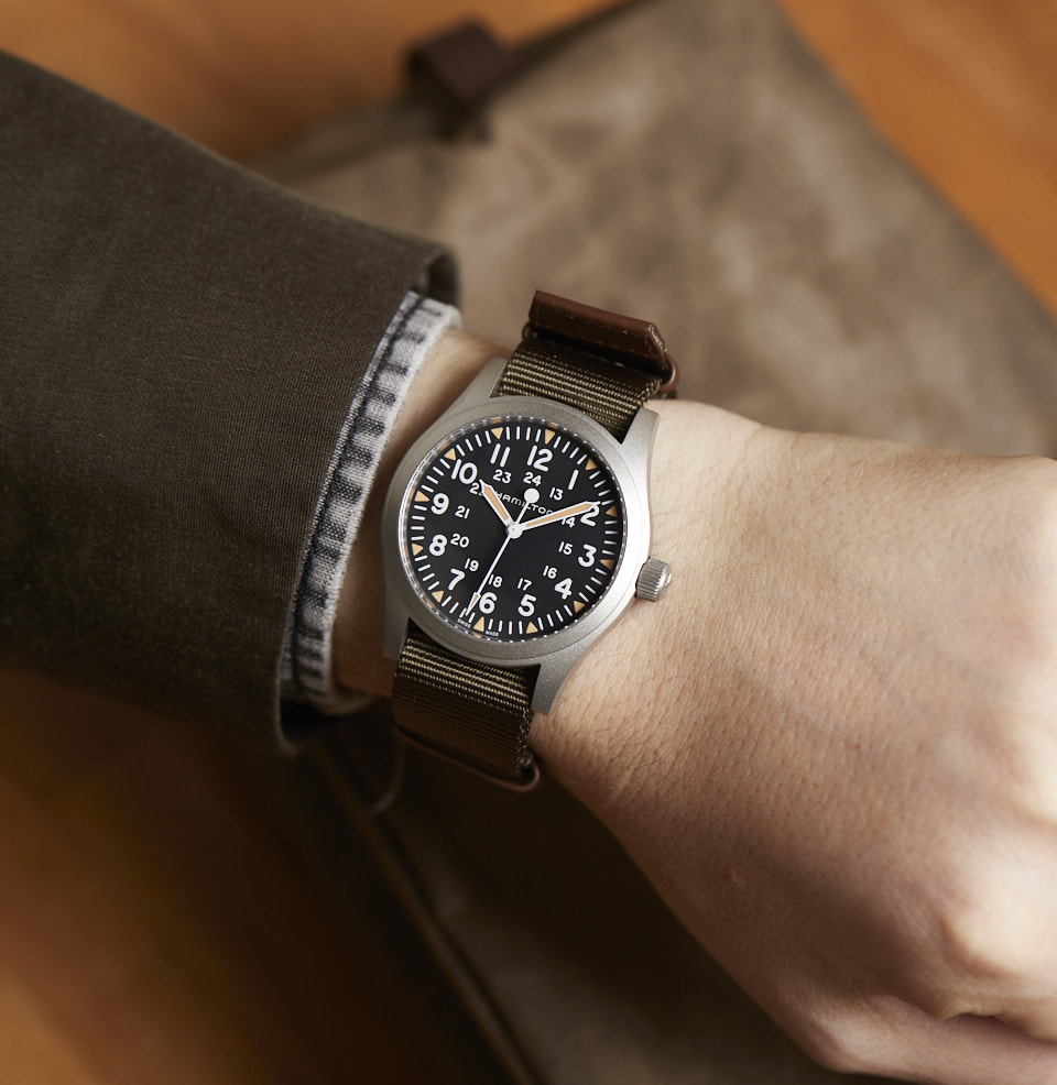 hamilton khaki field mechanical winding