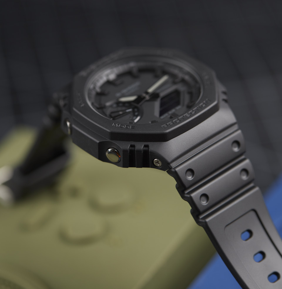 GA2100 INTEGRATED CASE AND BRACELET