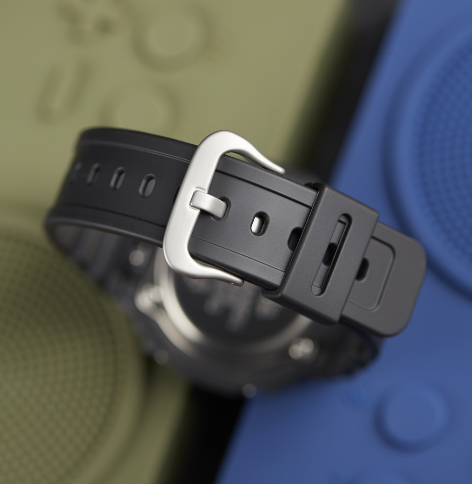 GA2100 BLACK BAND WITH SILVER BUCKLE