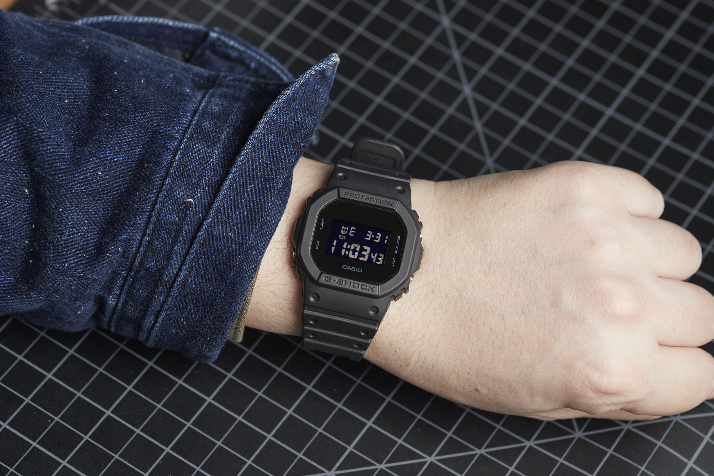 g shock 5600 blackout